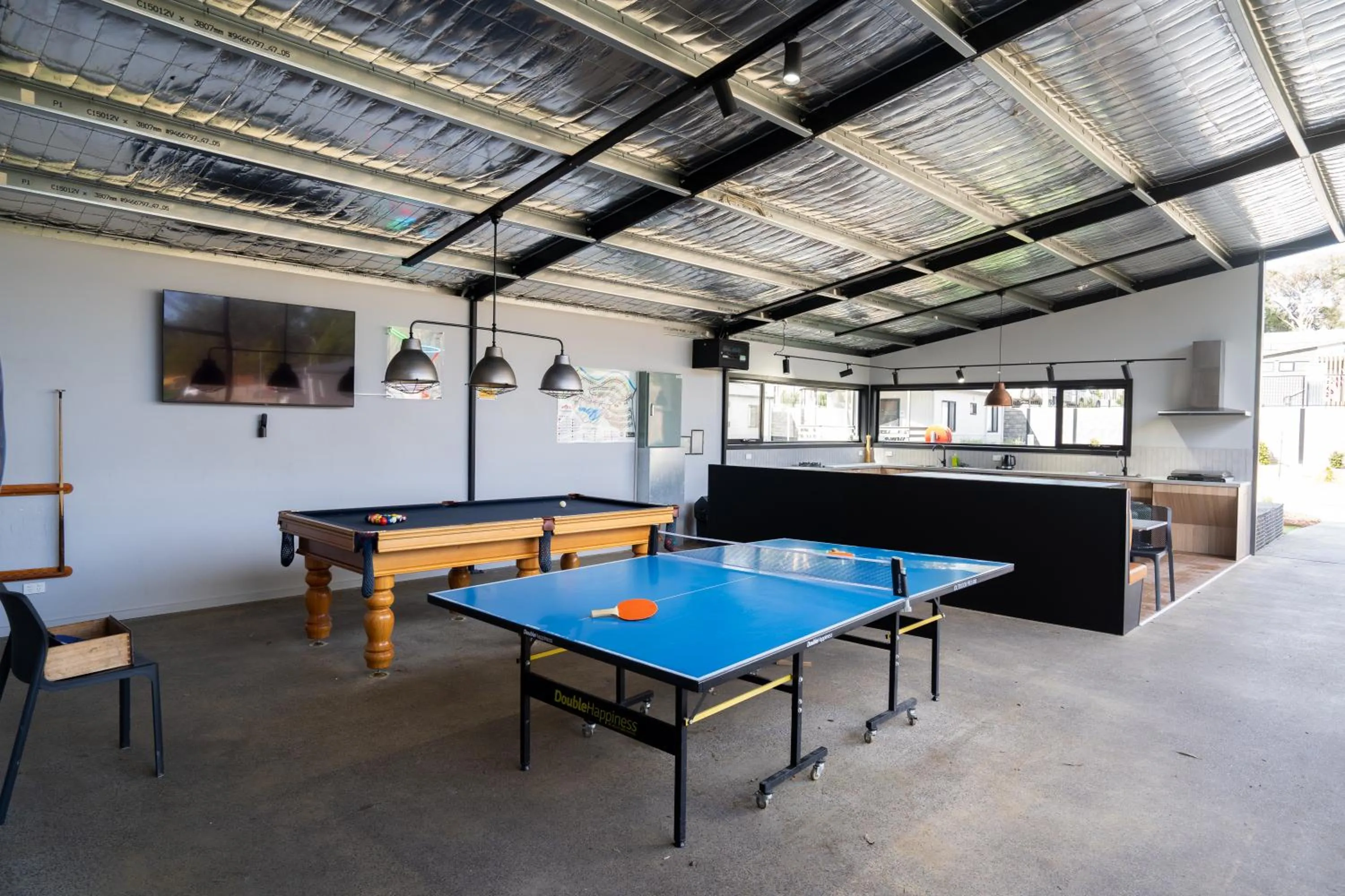 Communal lounge/ TV room in BIG4 Yarra Valley Park Lane Holiday Park