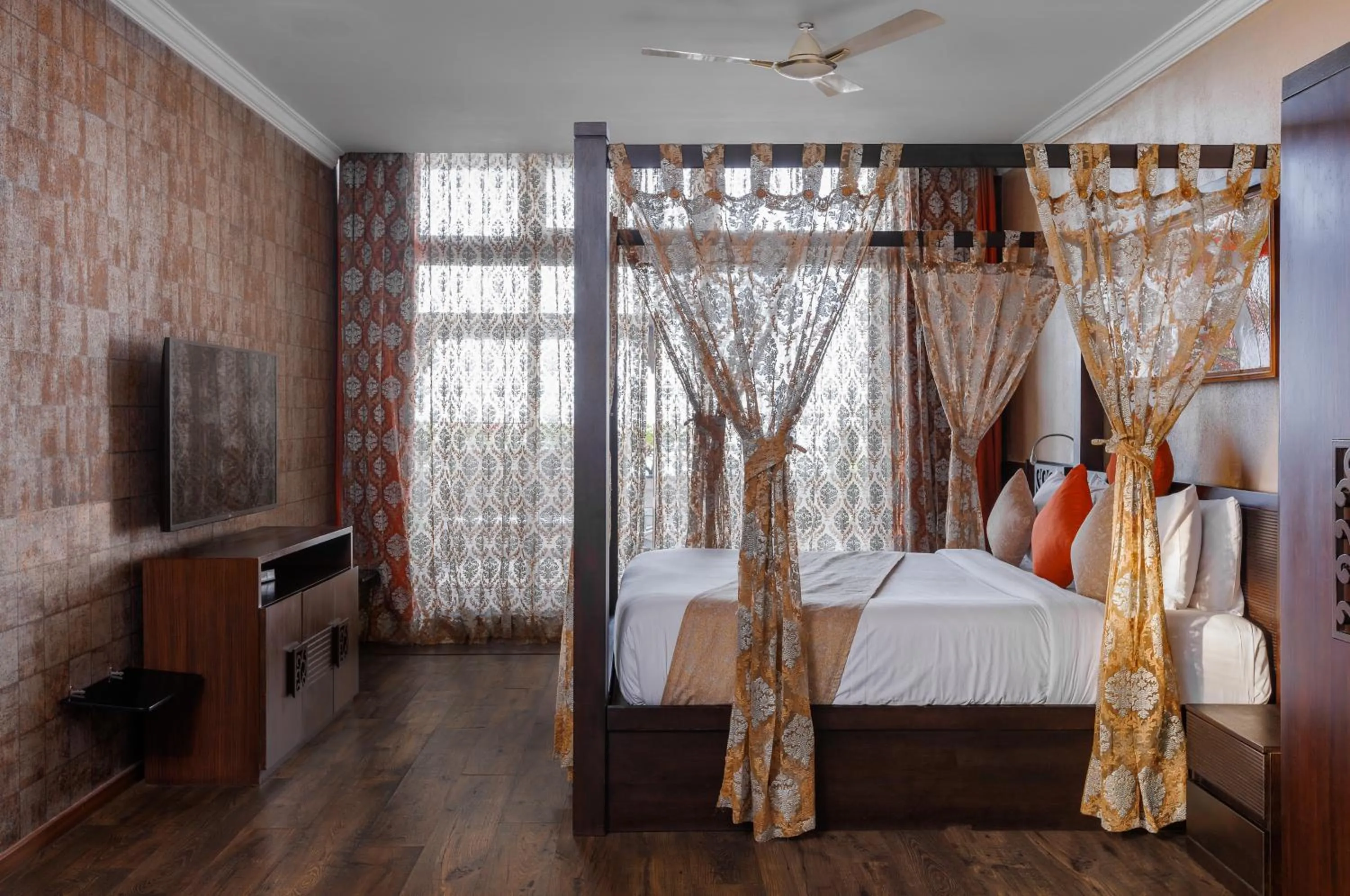 Bed in The Panoramic Getaway