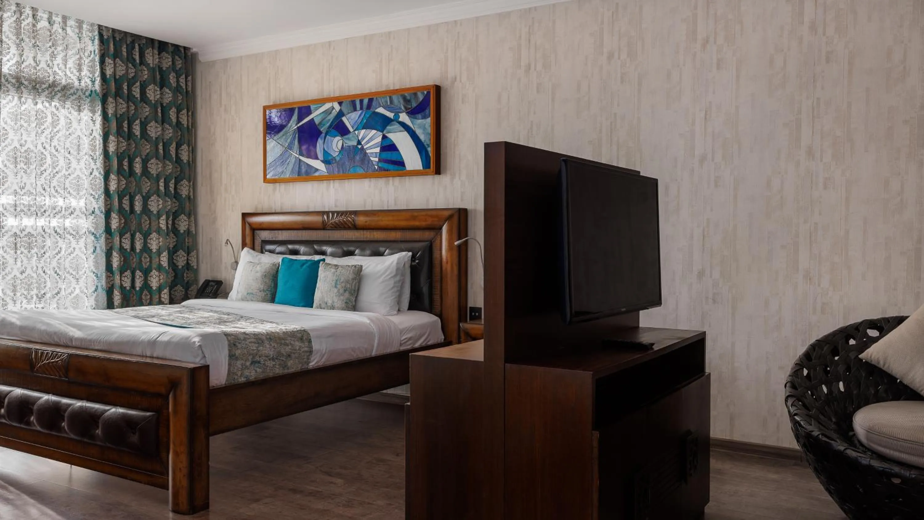 Bed in The Panoramic Getaway