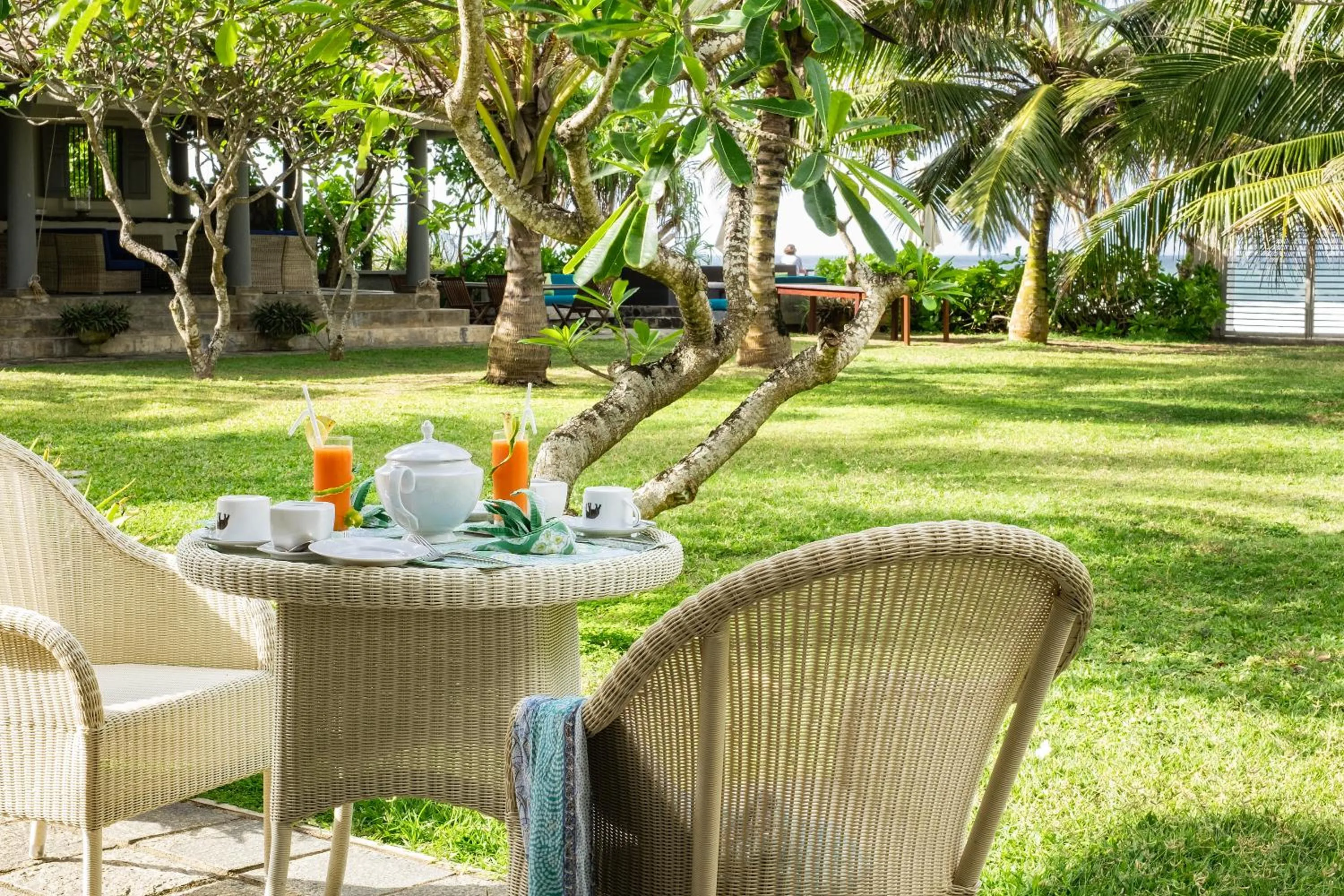 Breakfast in Elysium