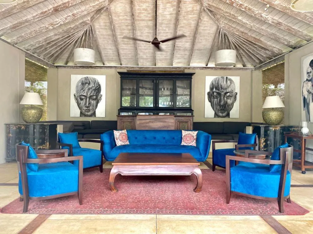 Lounge or bar in Elysium