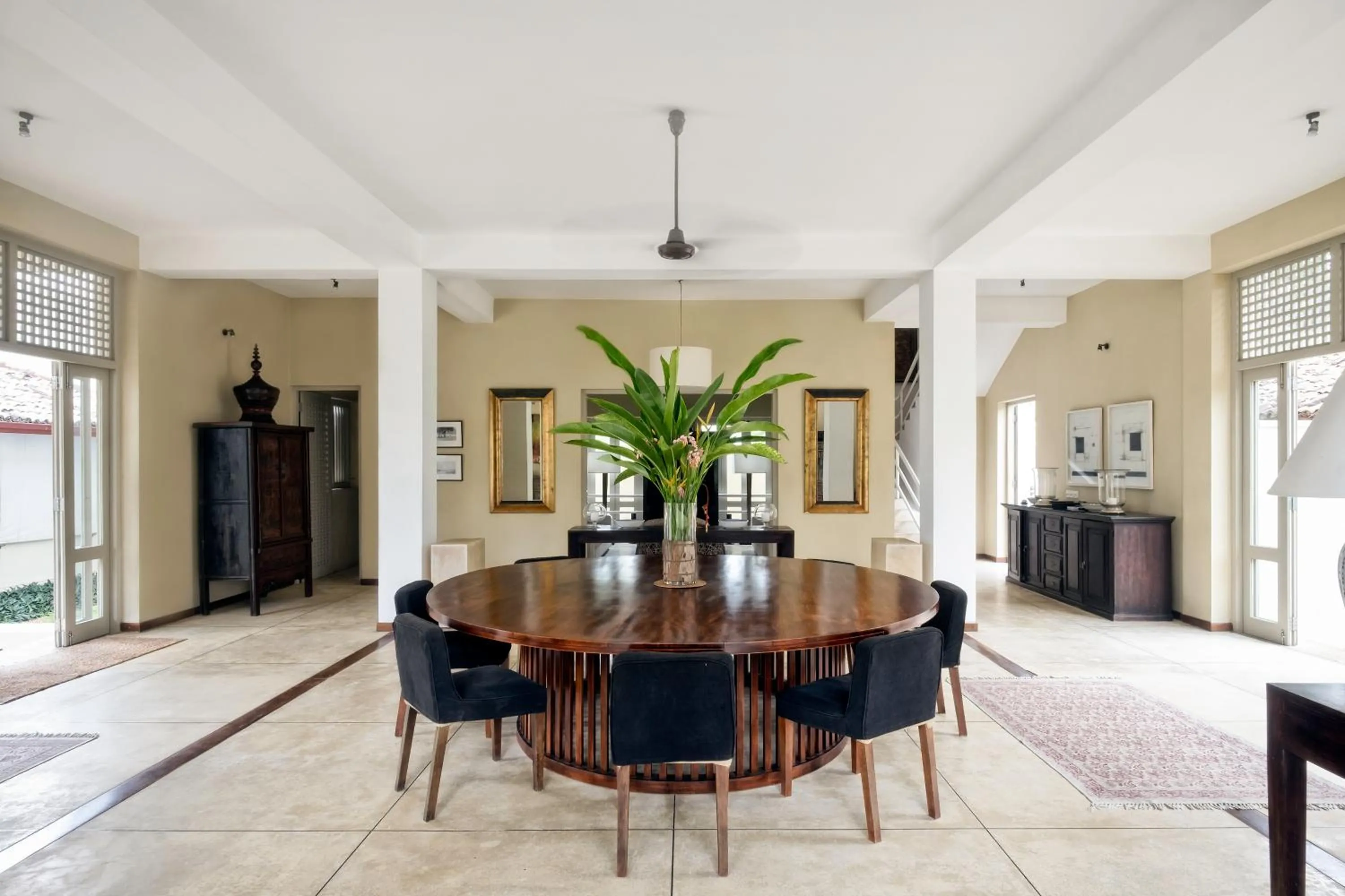 Restaurant/places to eat in Elysium