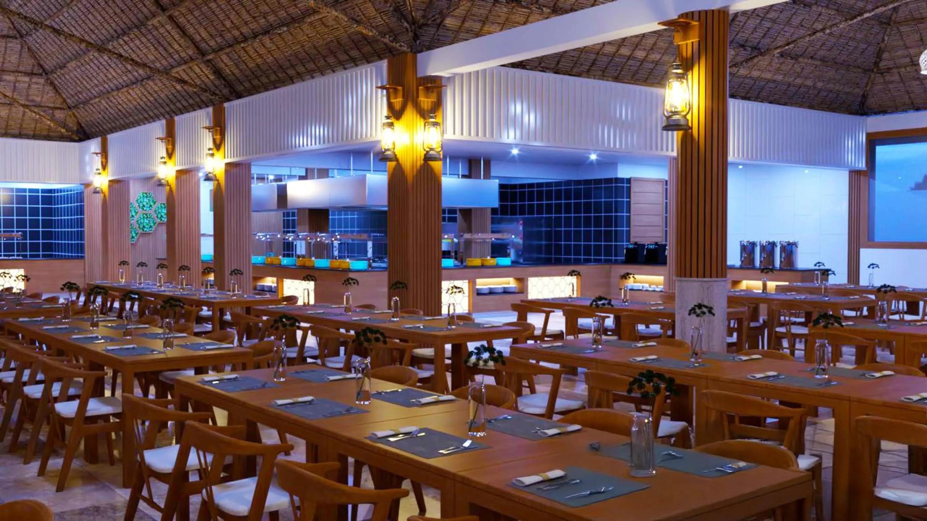 Restaurant/places to eat in JAZ Adonia