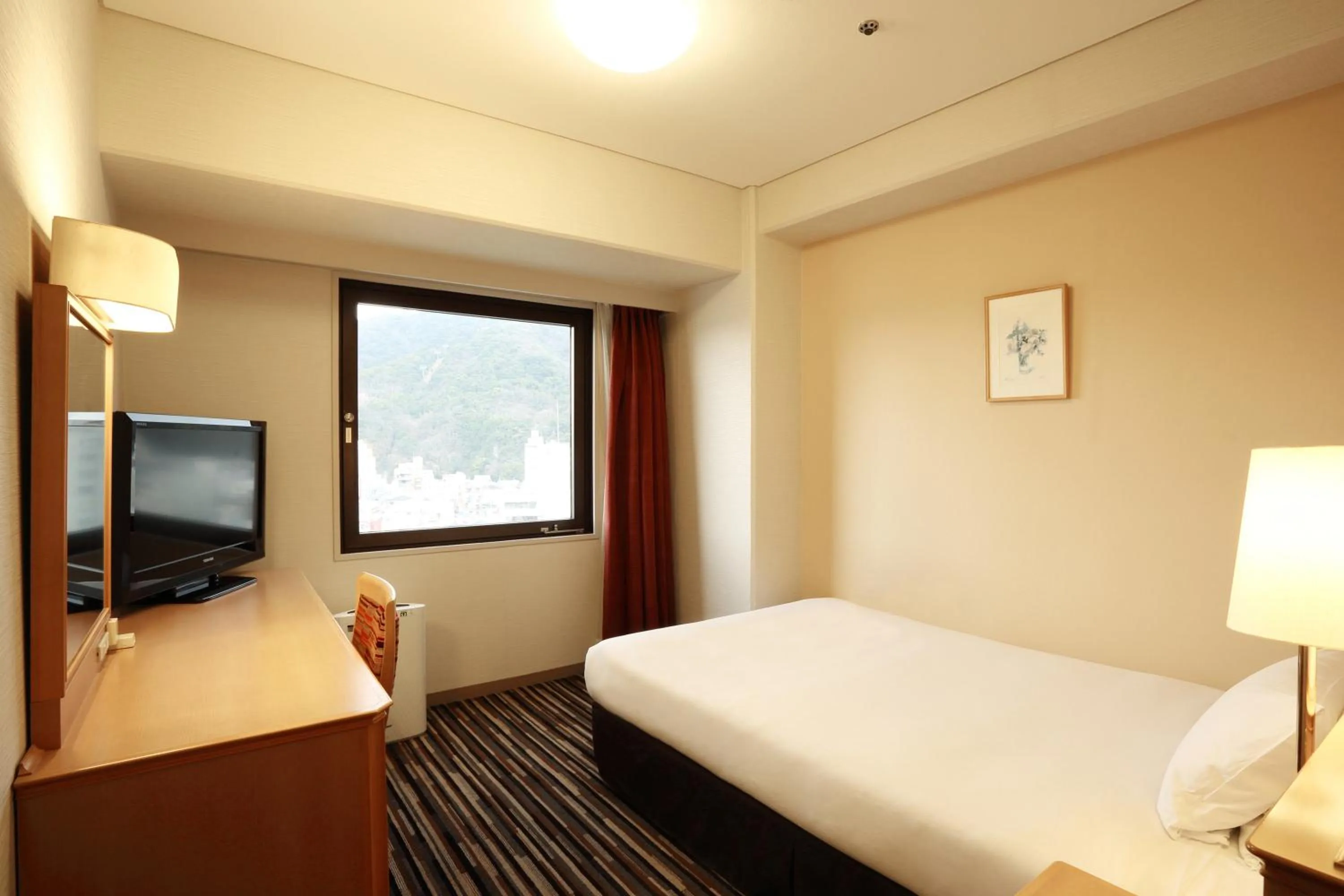 Photo of the whole room, Bed in Tokushima Tokyu Rei Hotel
