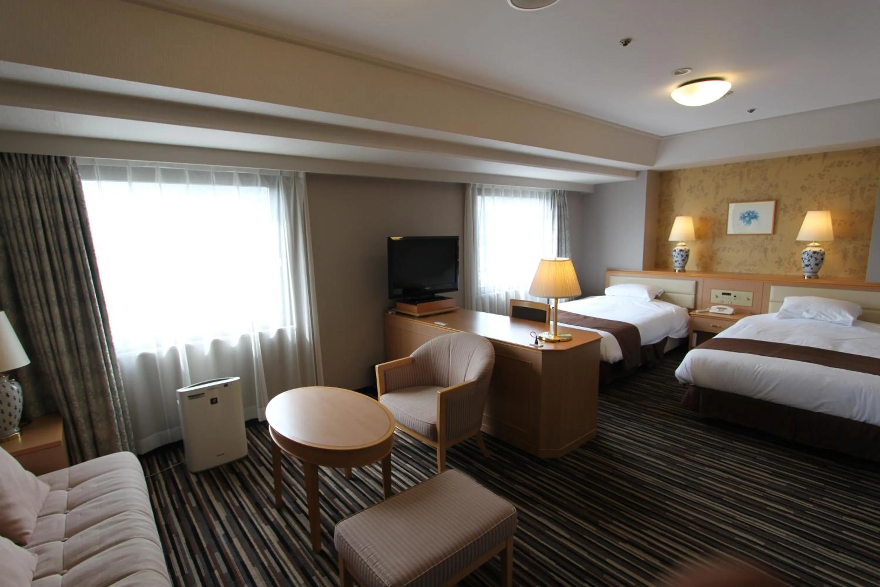 Photo of the whole room, Bed in Tokushima Tokyu Rei Hotel