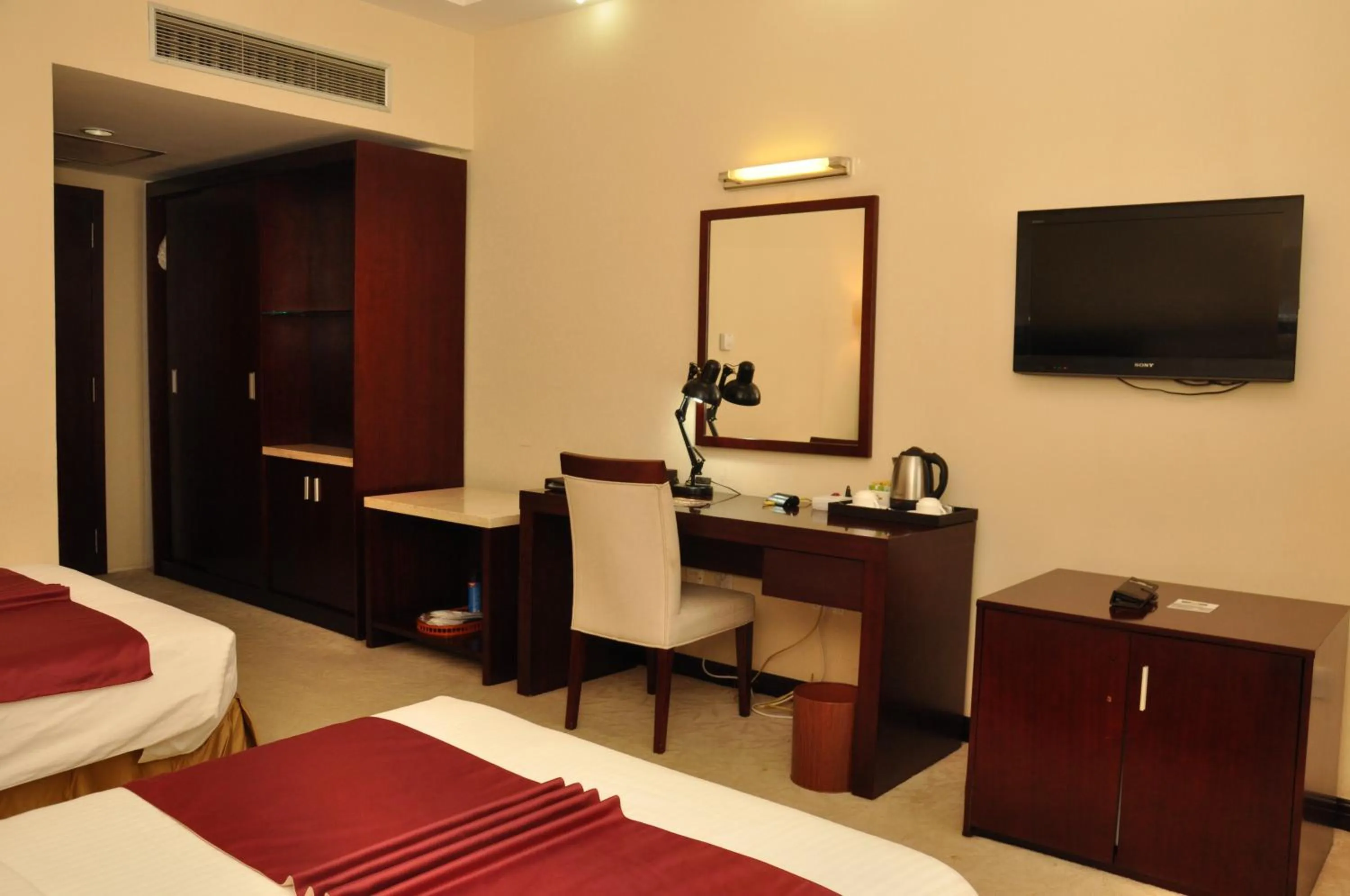 Bedroom, Bed in Harmony Hotel