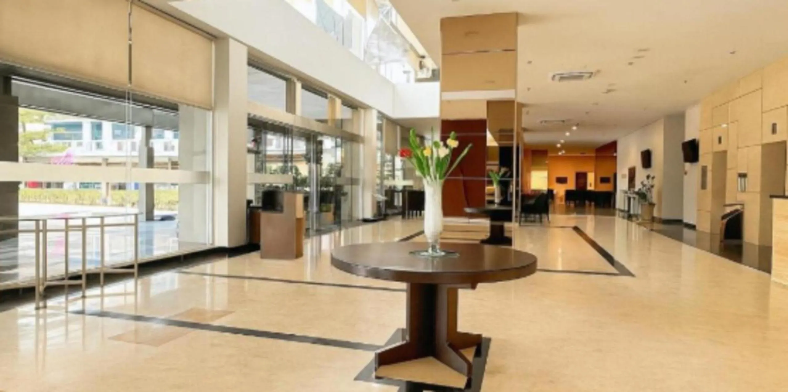 Lobby or reception in Aston Imperial Bekasi Hotel & Conference Center