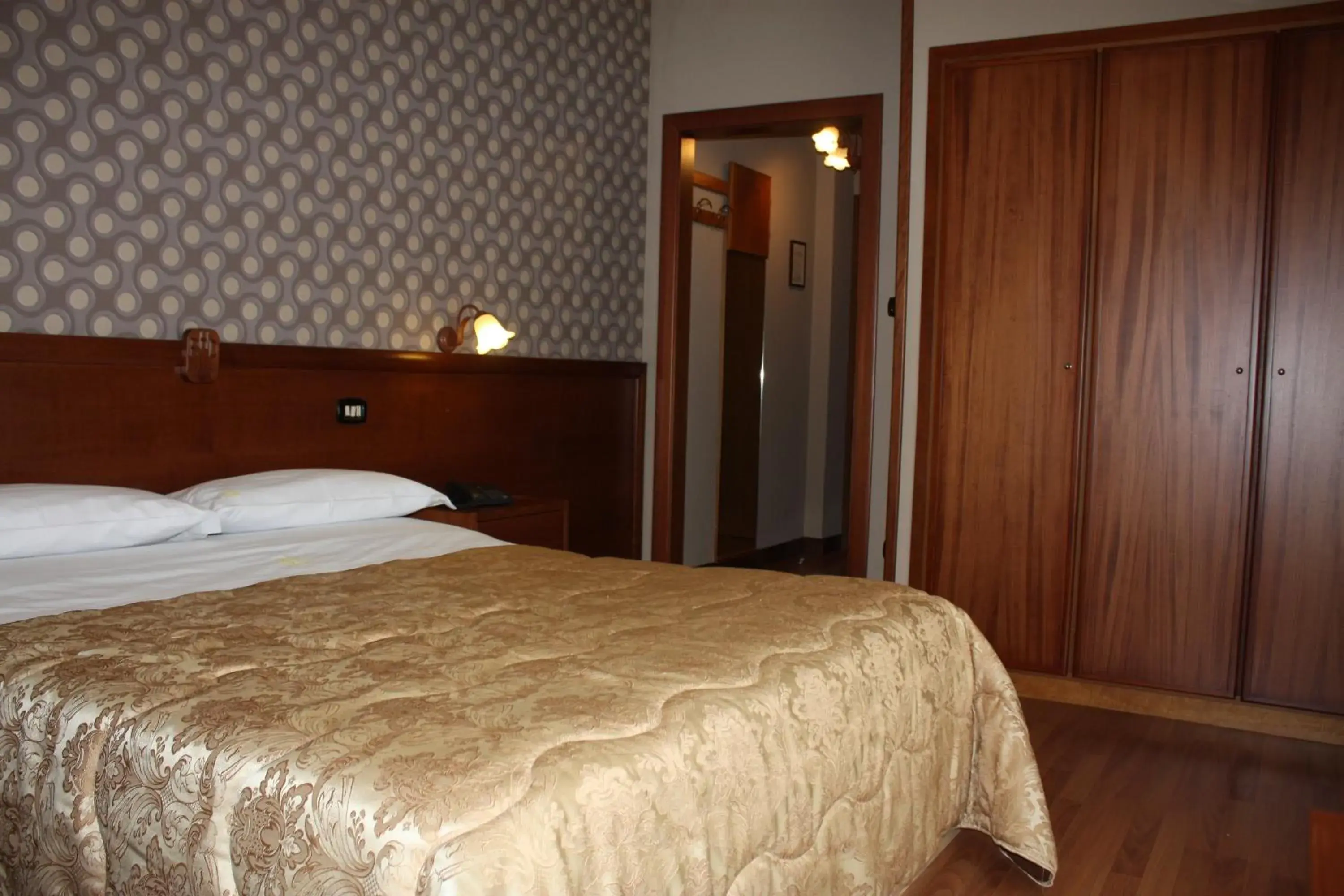 Double Room with Balcony - single occupancy in Hotel Ristorante Donato Double Room with Balcony - single occupancy in Hotel Ristorante Donato