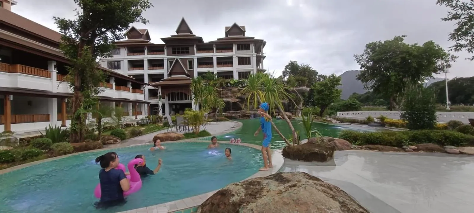 Swimming pool in Phubarn VimarnVangvieng Resort