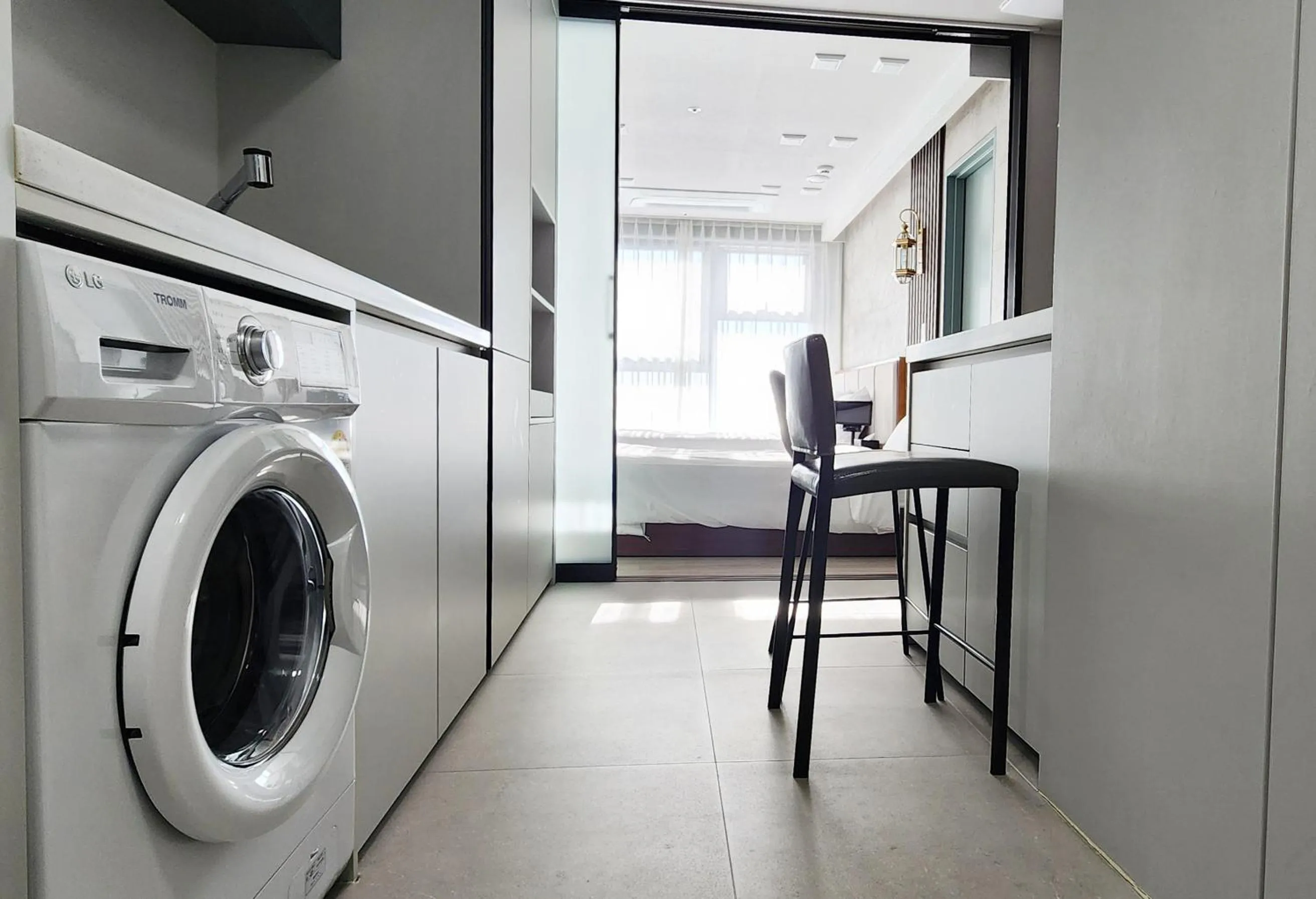 Photo of the whole room in Raviens Haeundae Avenue