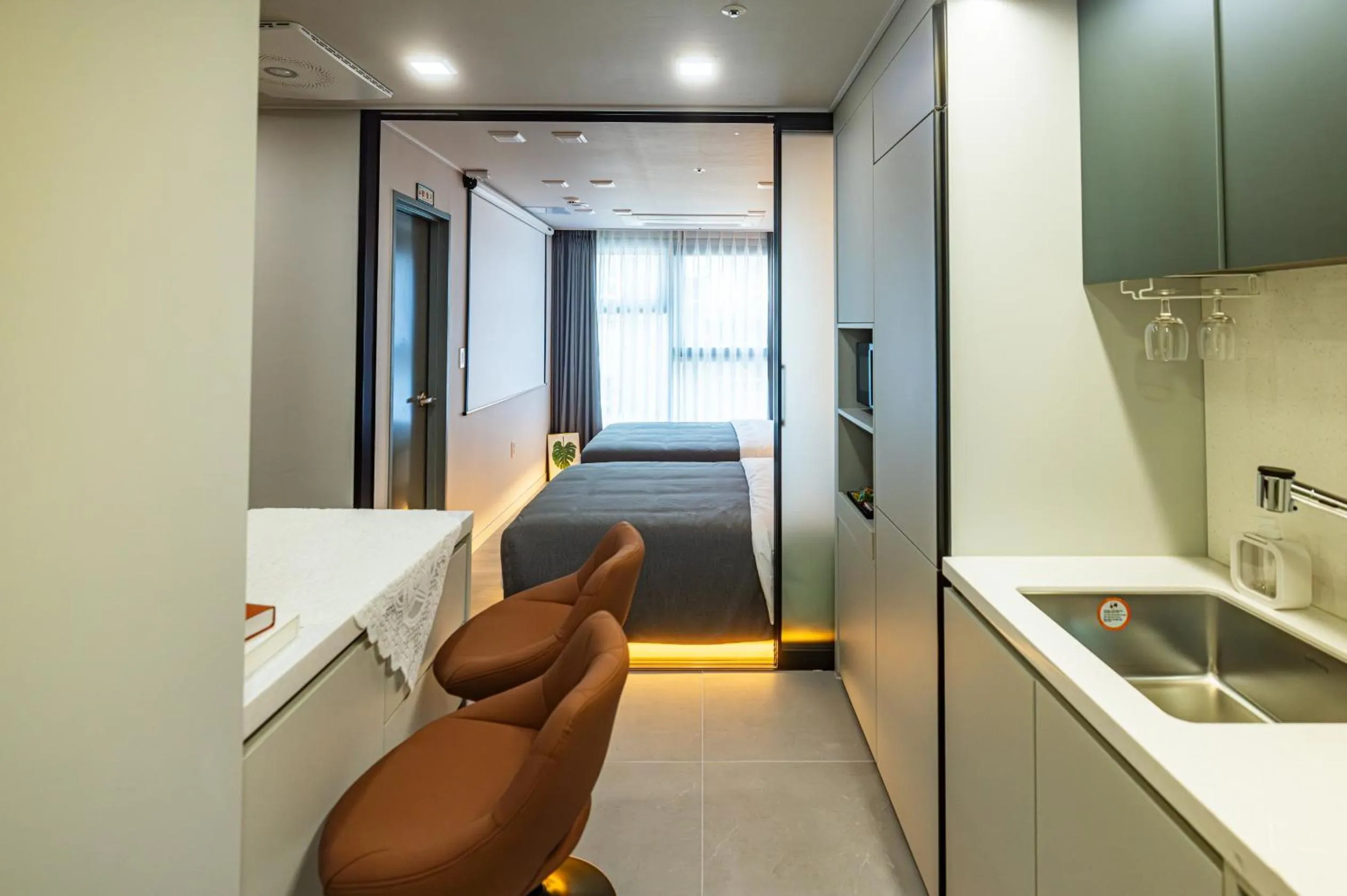 Photo of the whole room in Raviens Haeundae Avenue