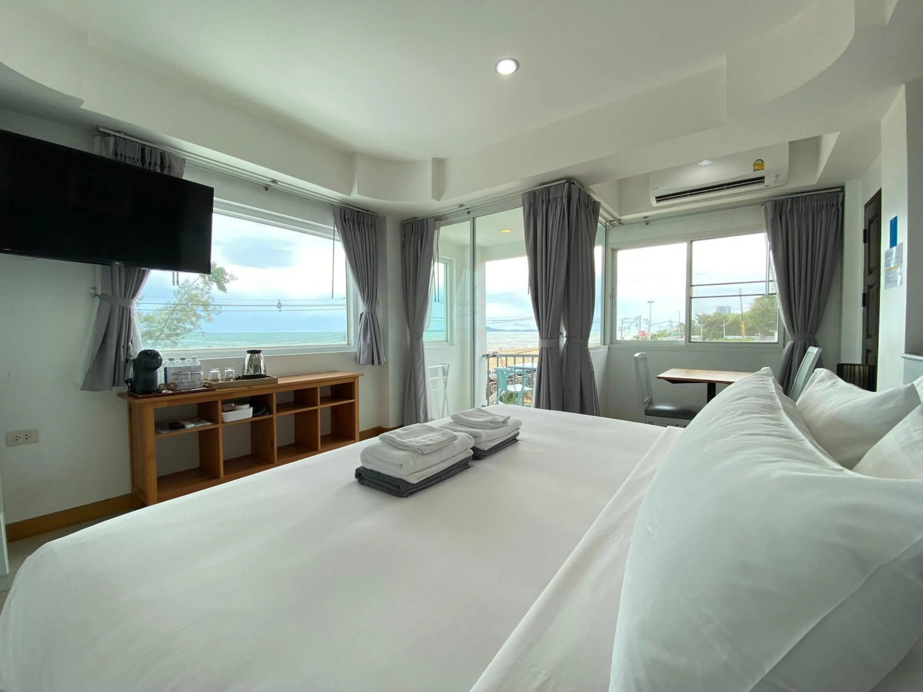 Bed in KP Seaview Jomtien