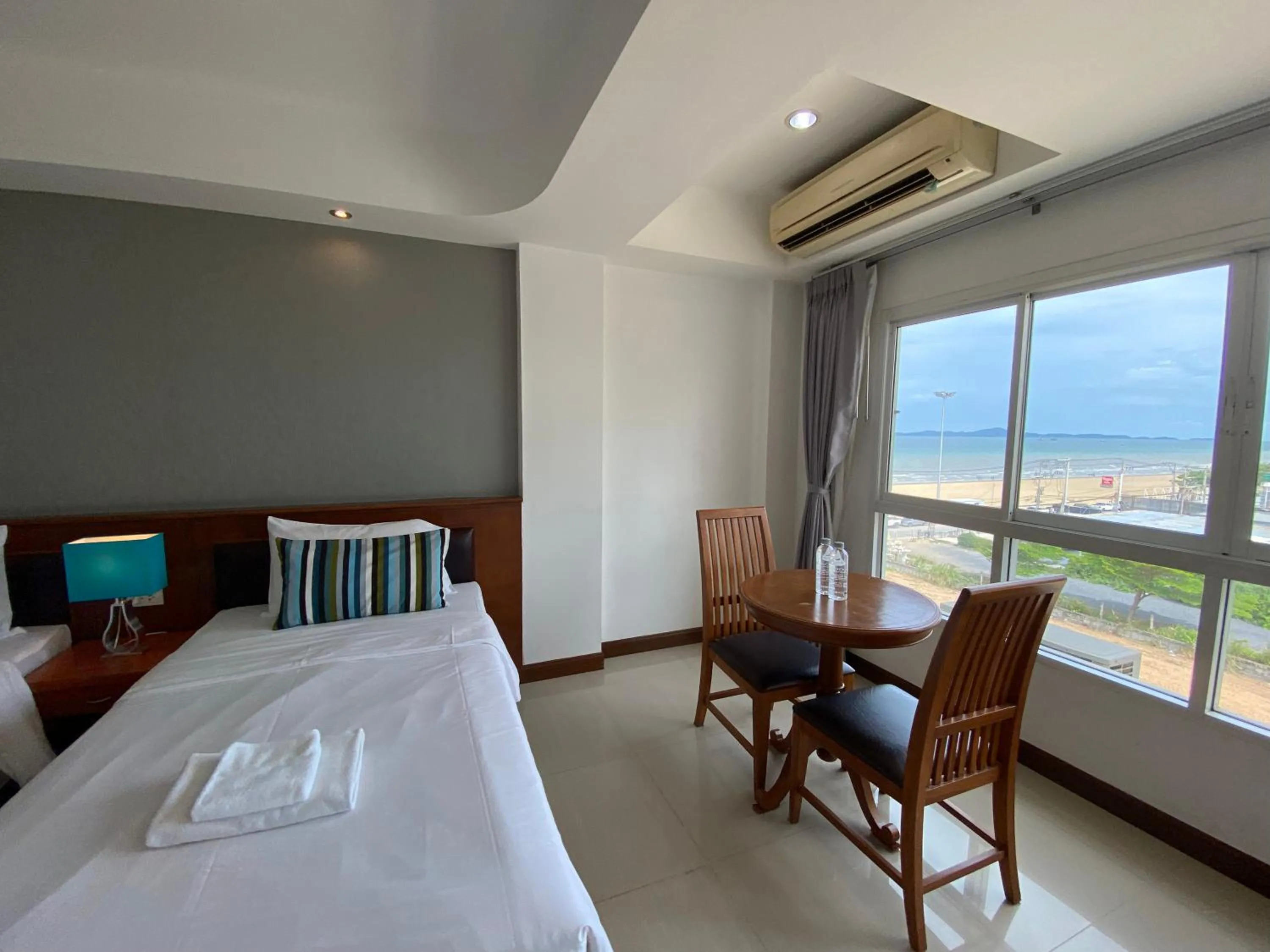 Bed in KP Seaview Jomtien