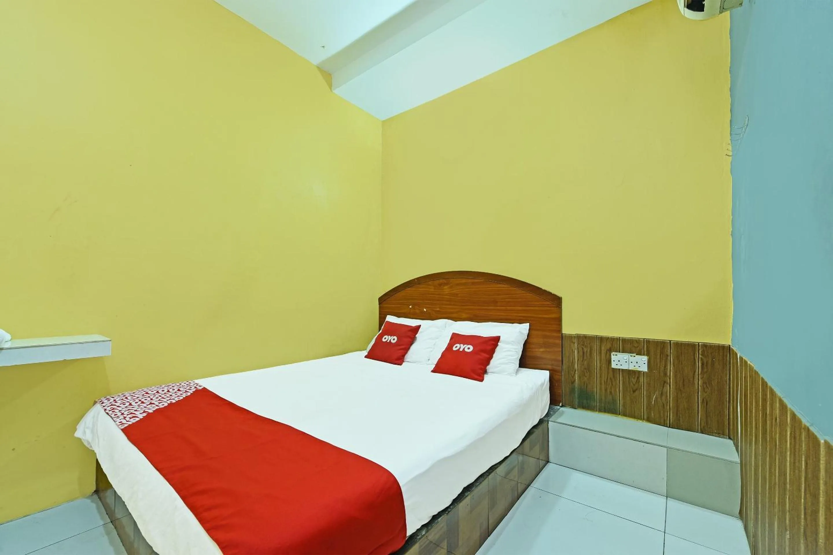 Bedroom, Bed in OYO 89656 Melati Hotel Nilai