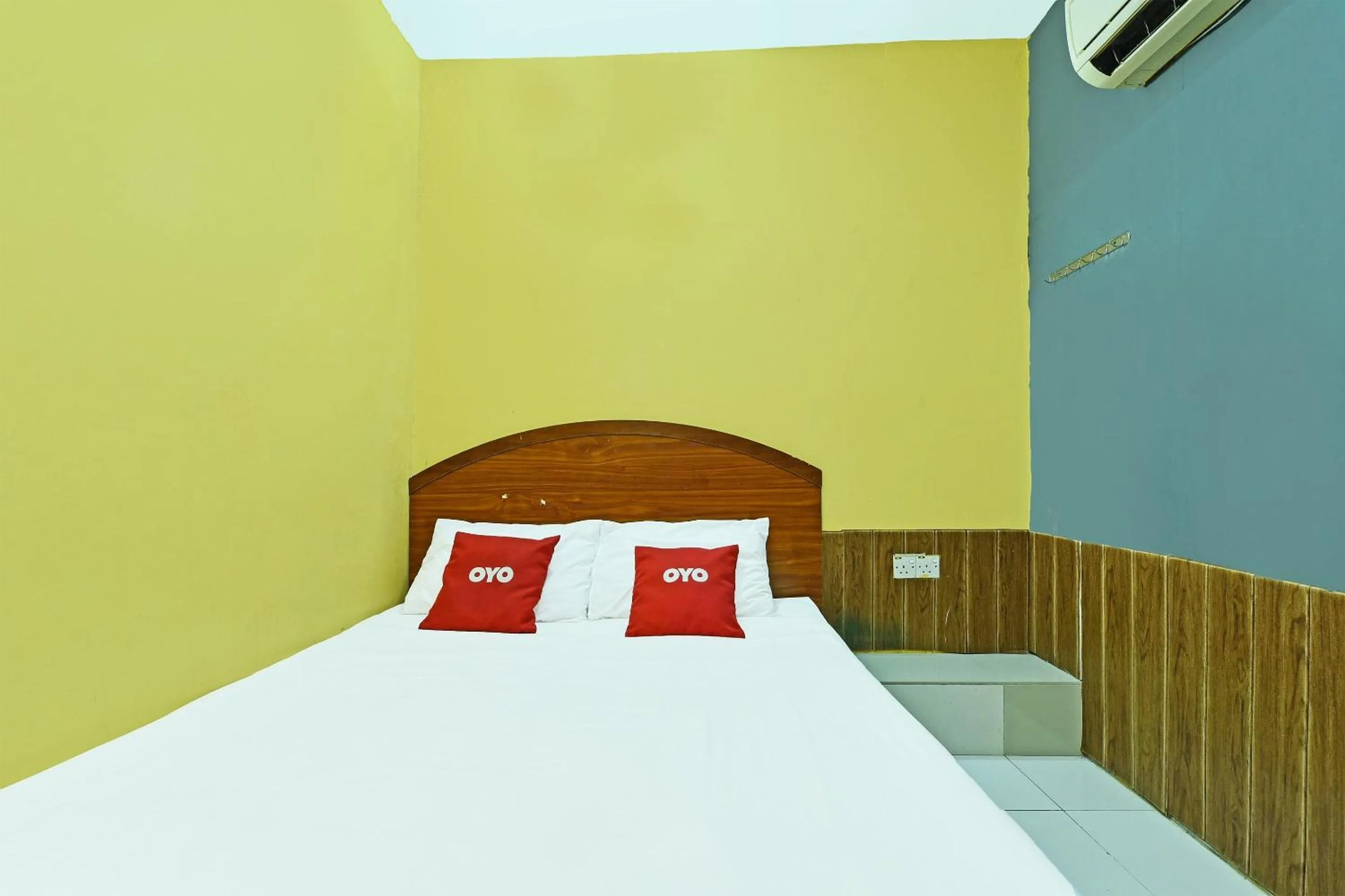 Bedroom, Bed in OYO 89656 Melati Hotel Nilai