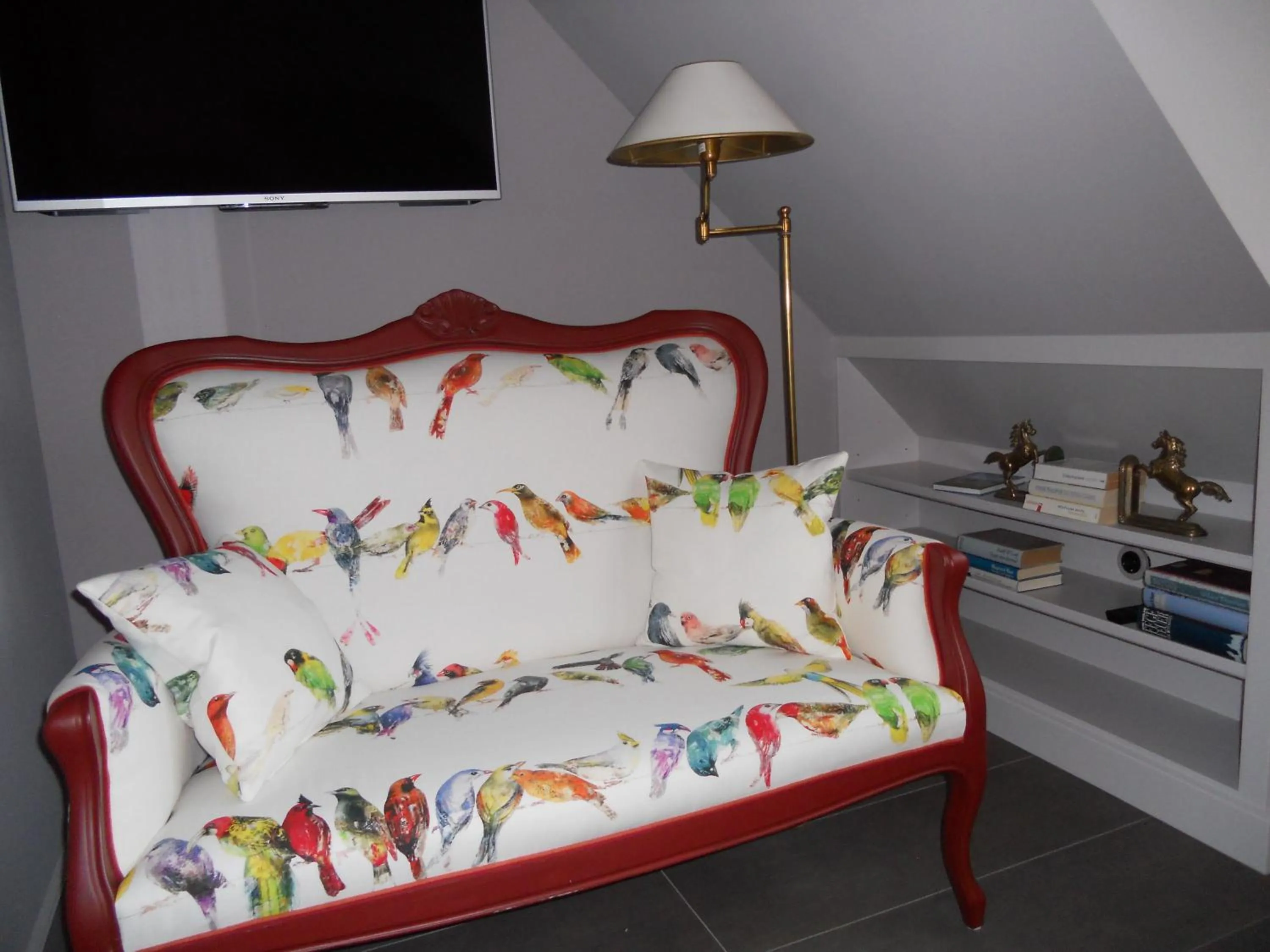 Library, Bed in Ferienhaus Weetstich