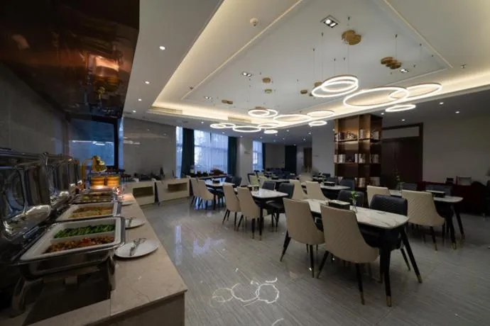 Restaurant/places to eat in Poltton International Apartment Zhongshan Xiaolan Taifeng Branch