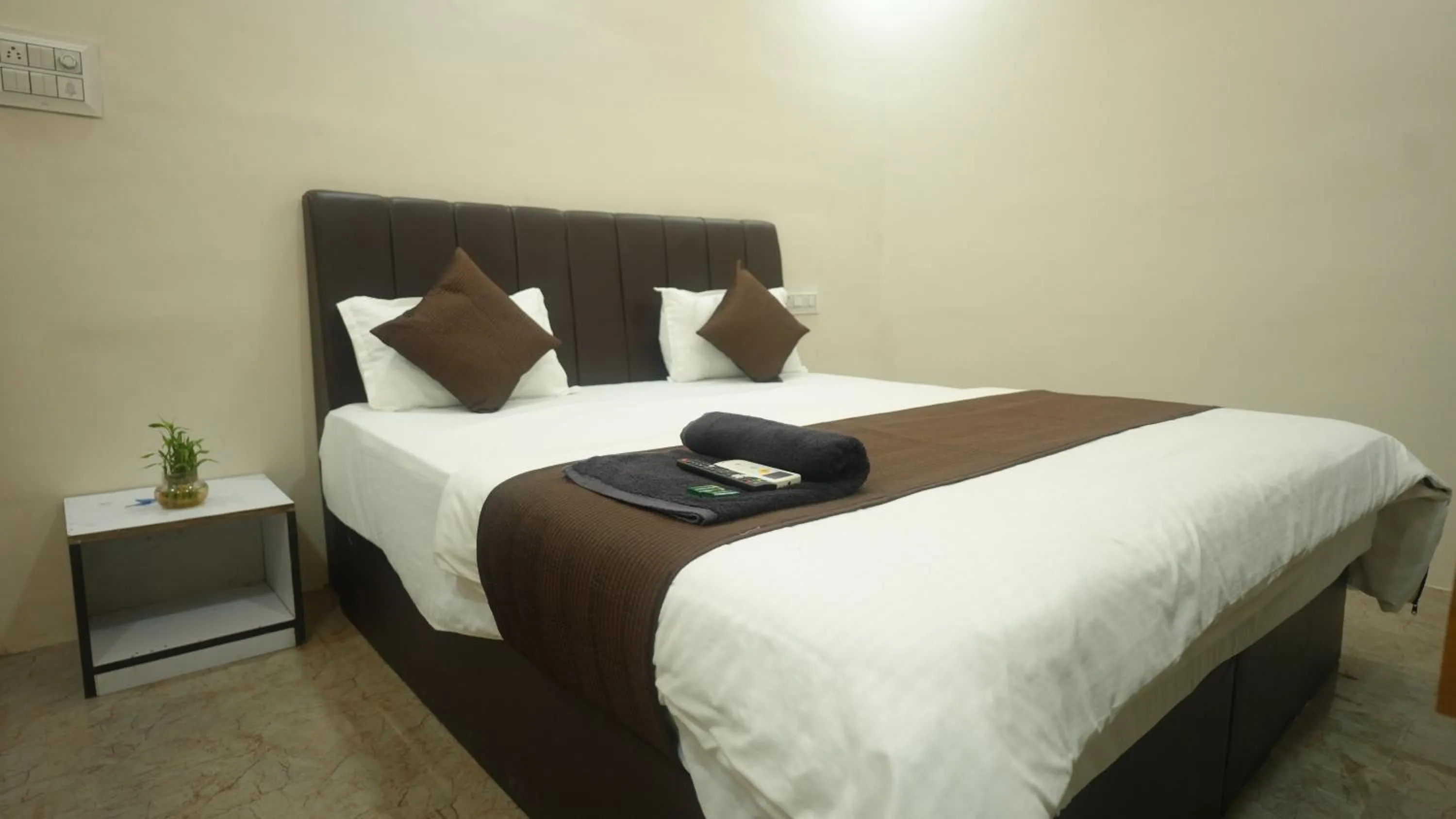 Bed in Hotel Mahakal Avantika Palace