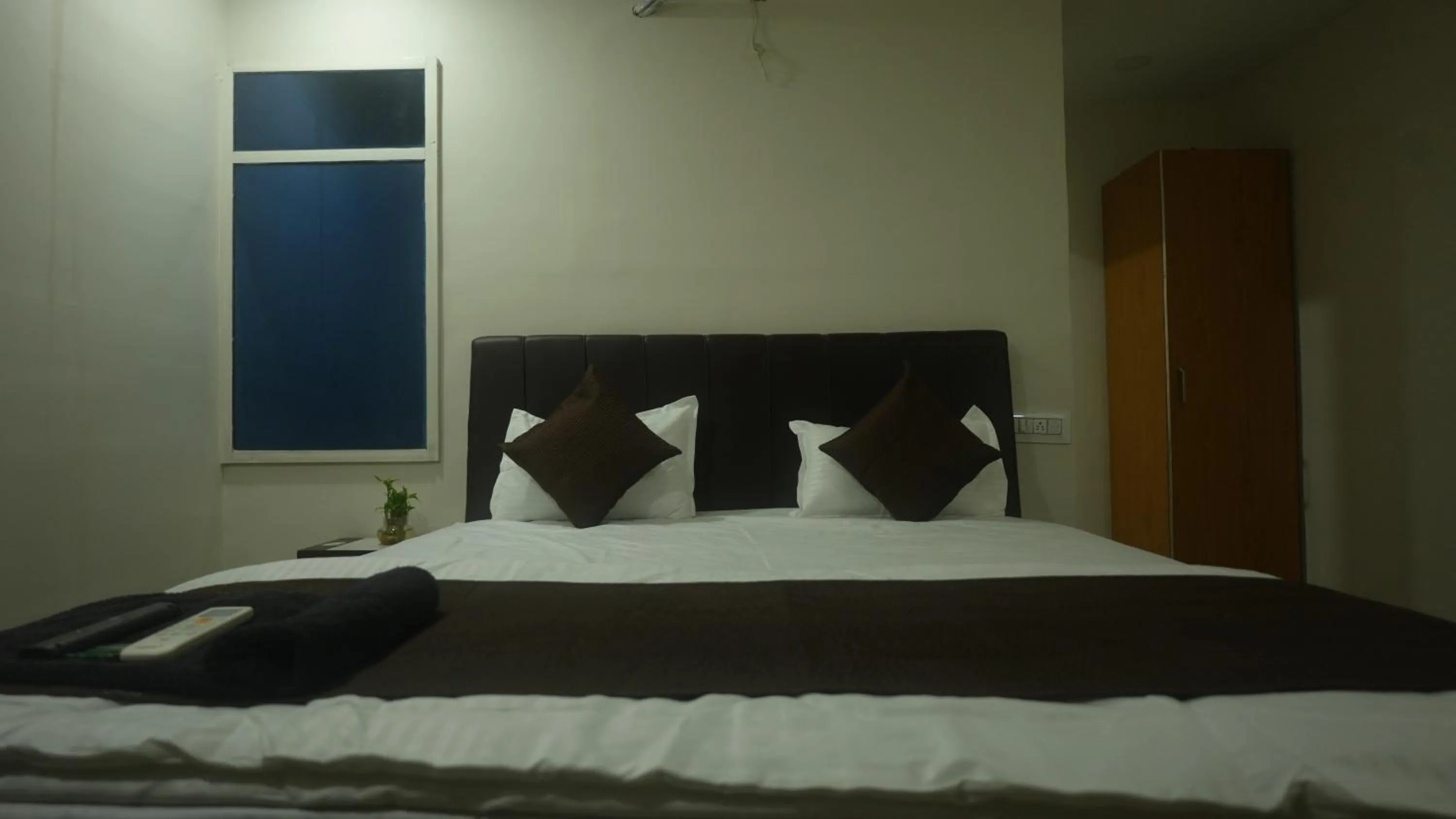 Bed in Hotel Mahakal Avantika Palace