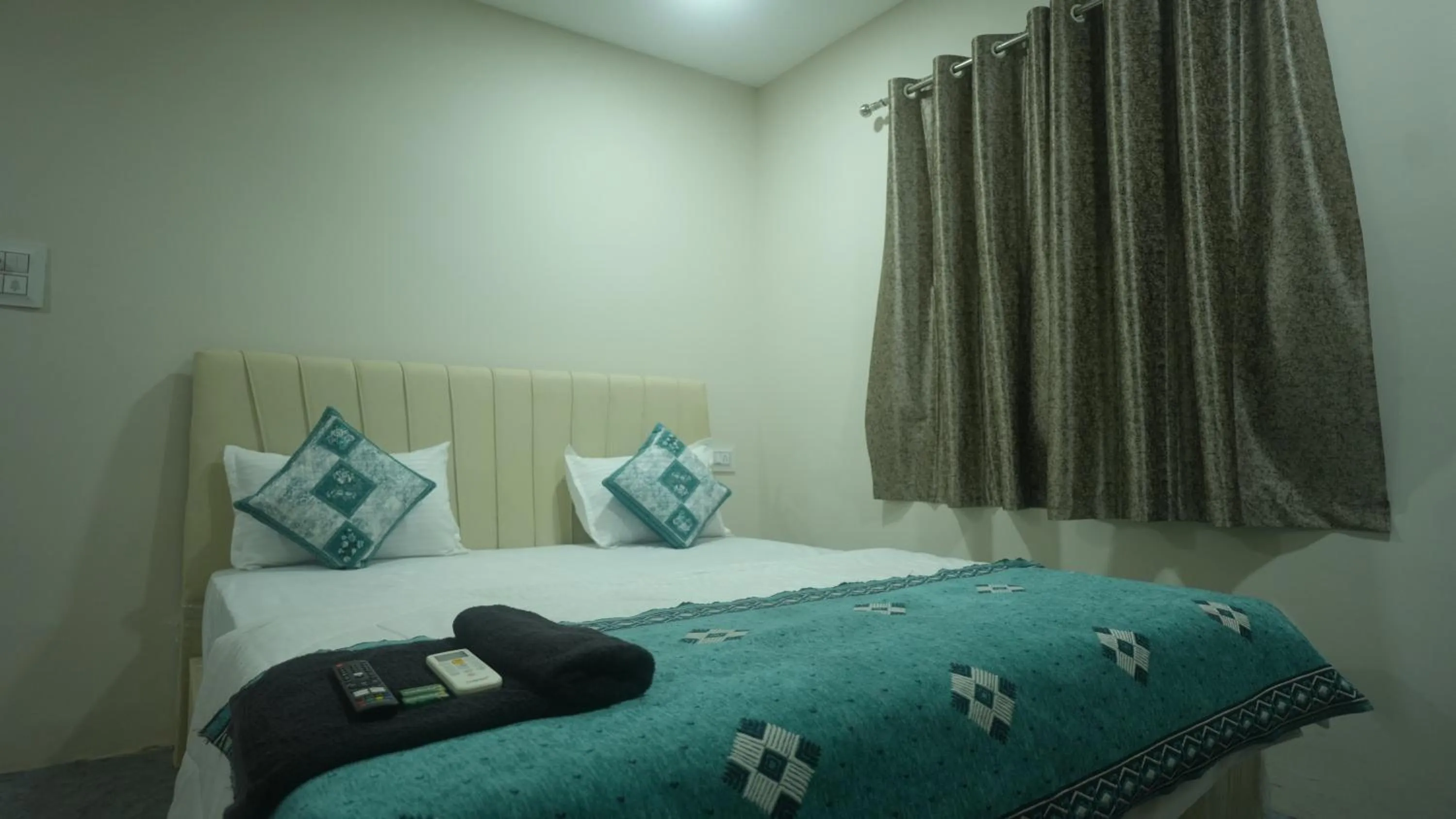 Bed in Hotel Mahakal Avantika Palace