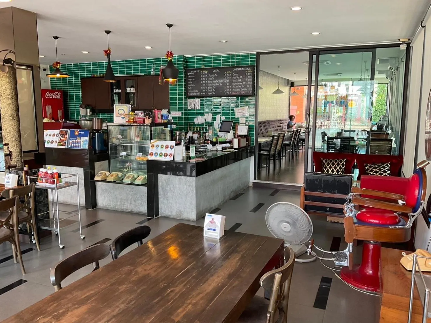 Coffee/tea facilities in Chainatgrand Hotel