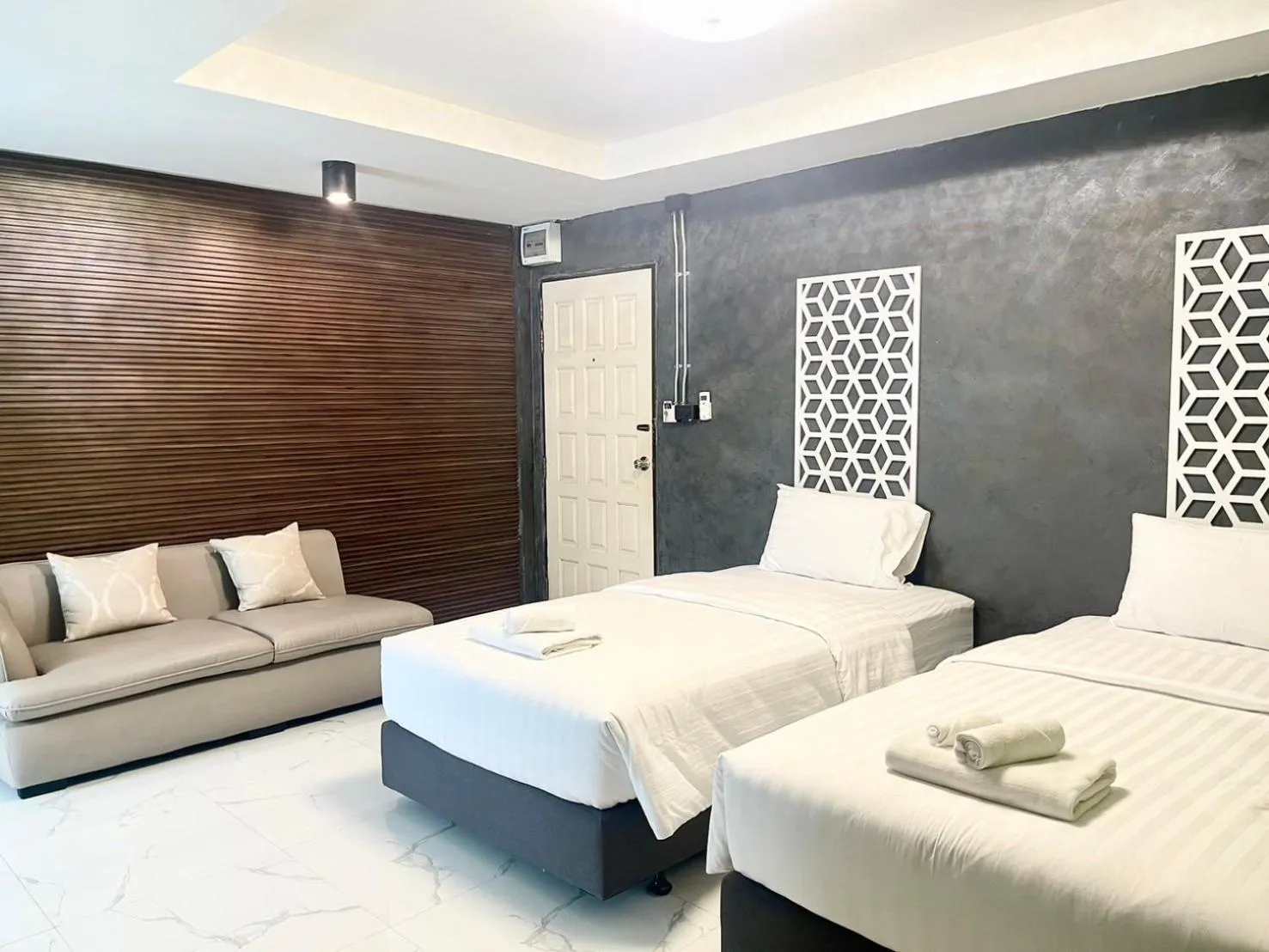 Bed in Chainatgrand Hotel