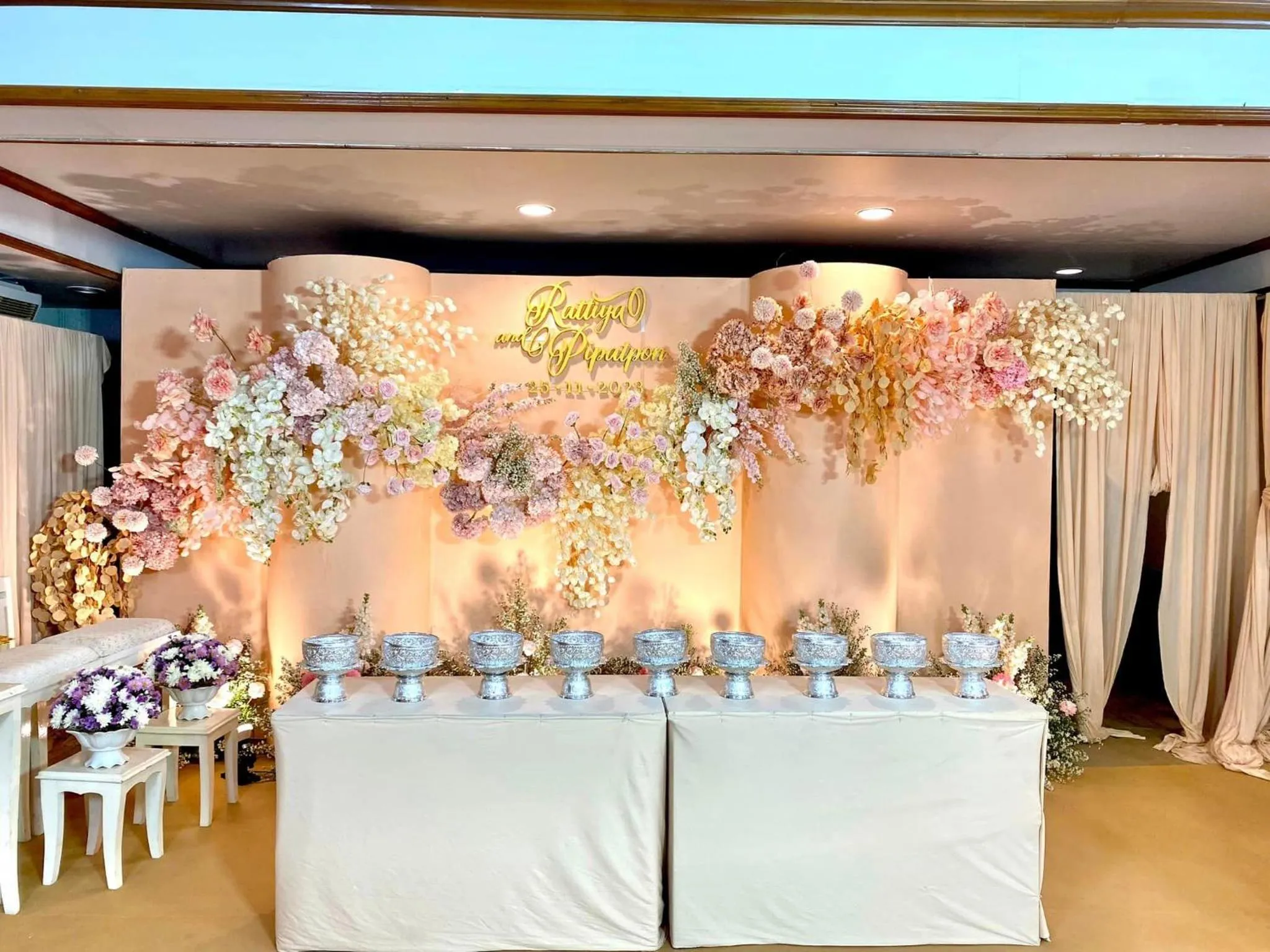 Meeting/conference room in Chainatgrand Hotel