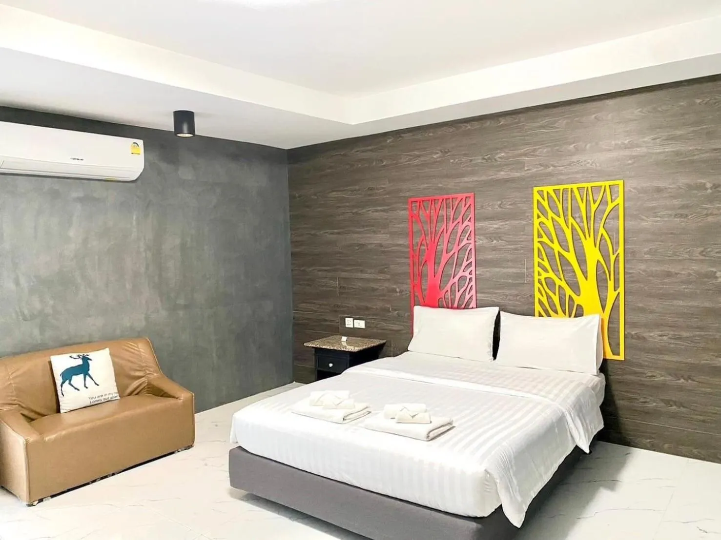 Bed in Chainatgrand Hotel