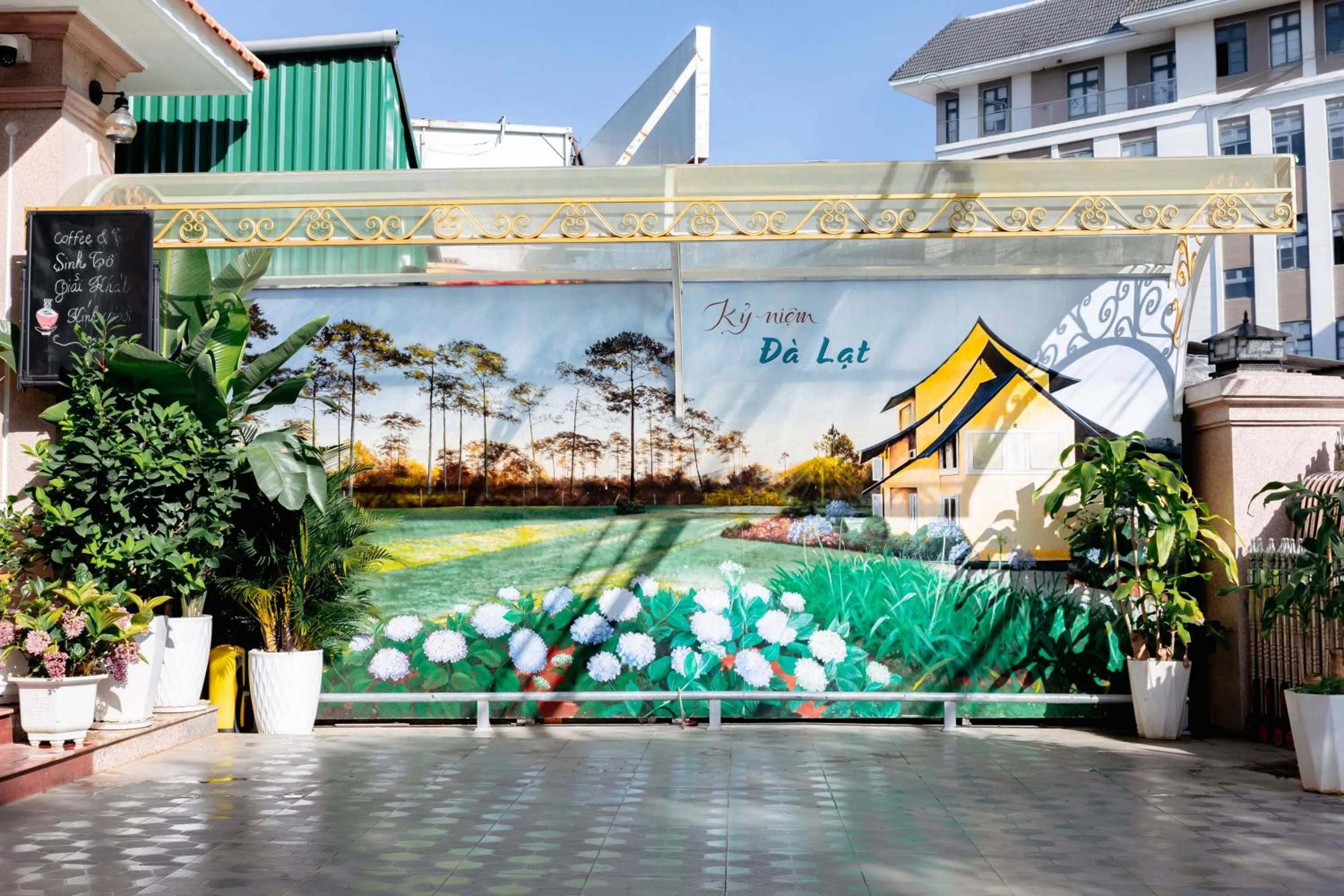 Property building in Hoang Long Hotel Da Lat City