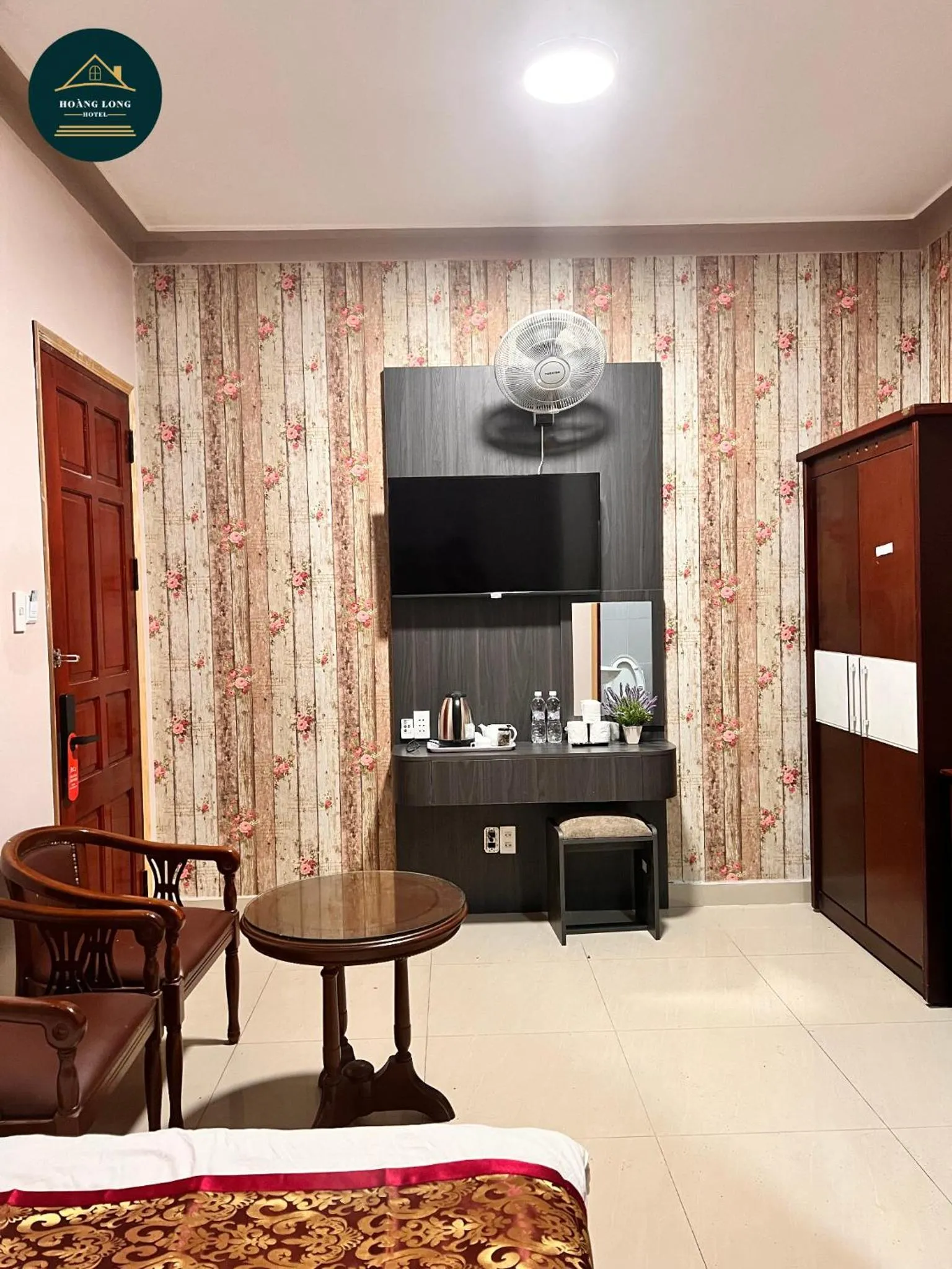 Bed in Hoang Long Hotel Da Lat City