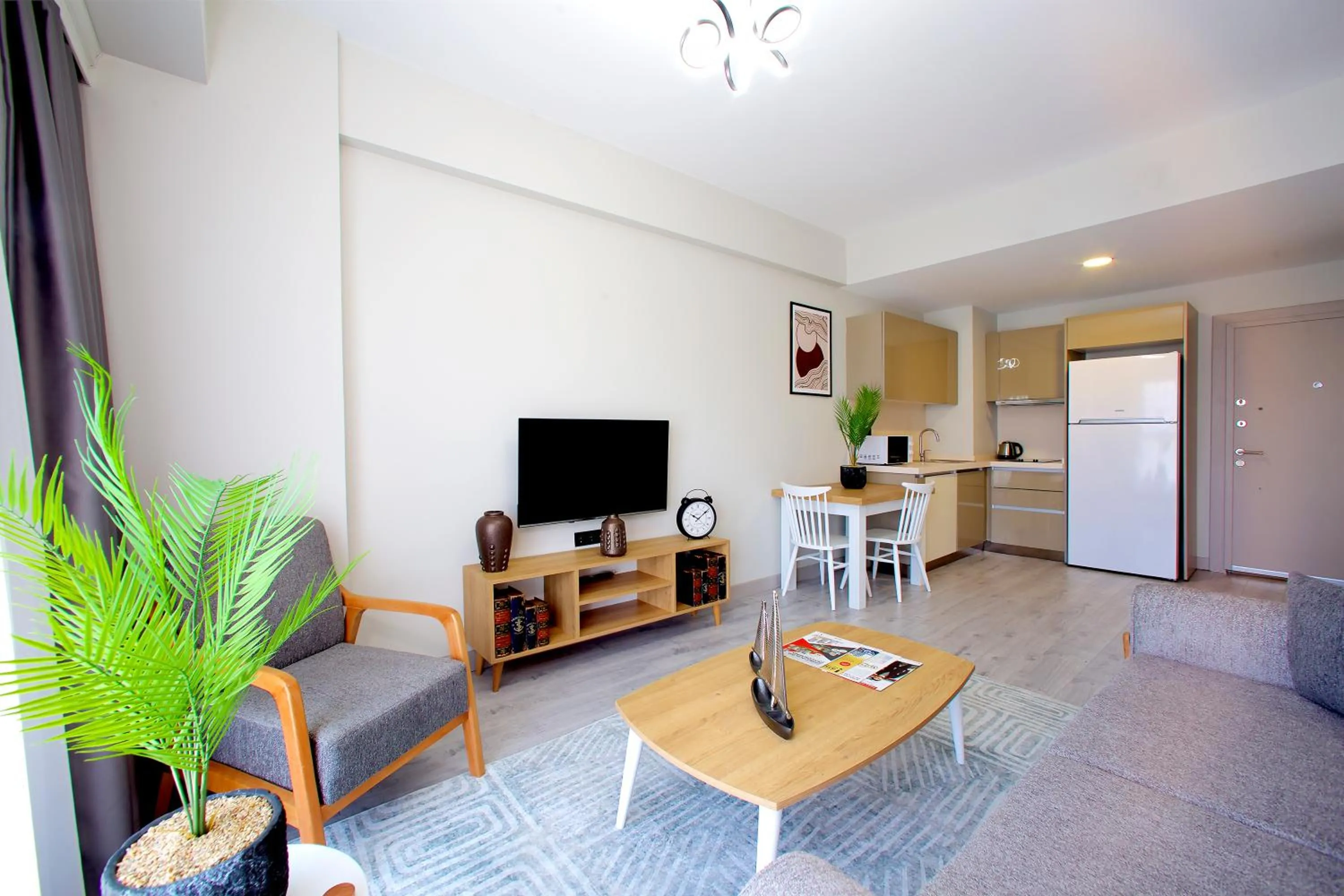 Communal lounge/ TV room in Best Western Plus Hotel & Residences Istanbul