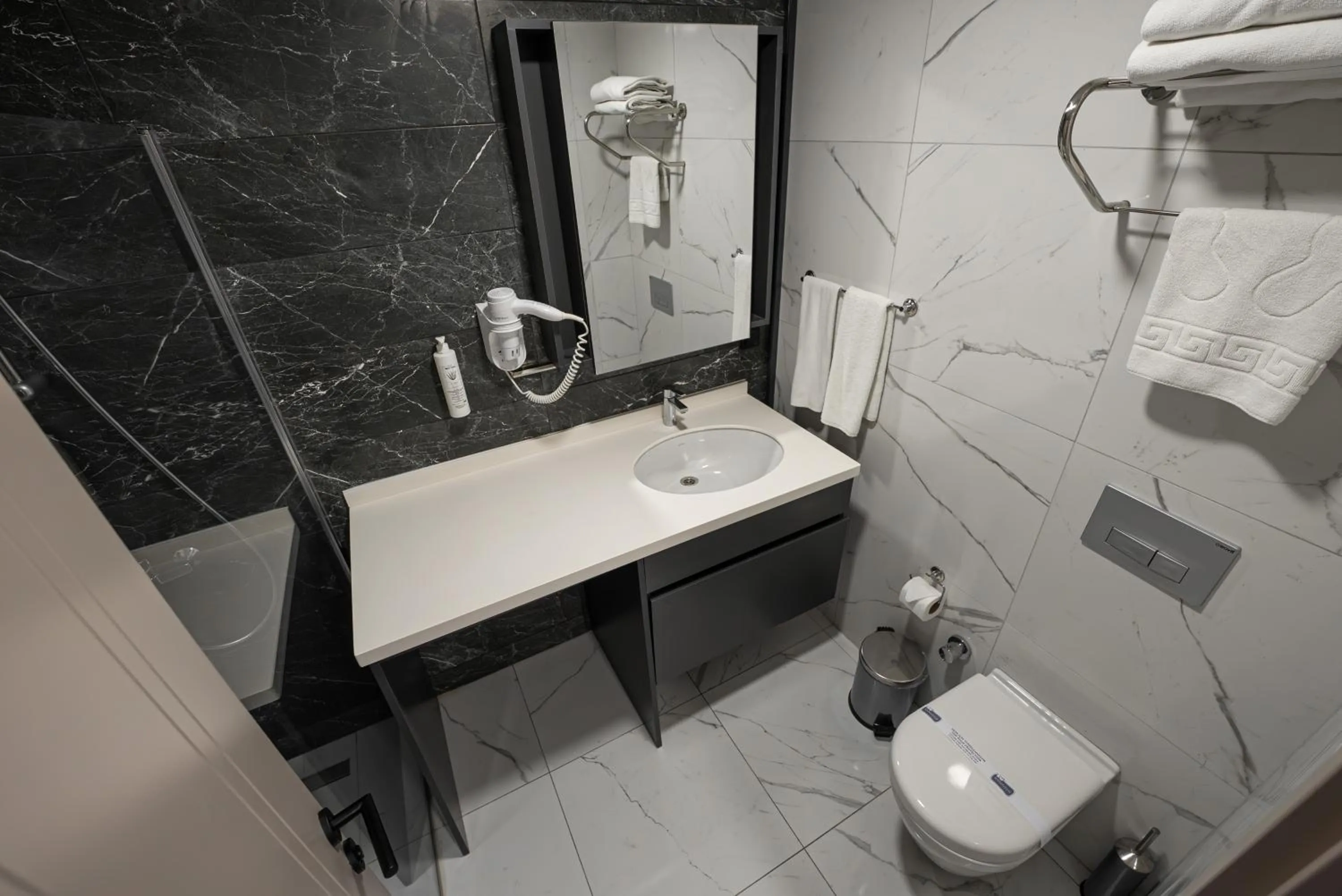 Photo of the whole room in Best Western Plus Hotel & Residences Istanbul