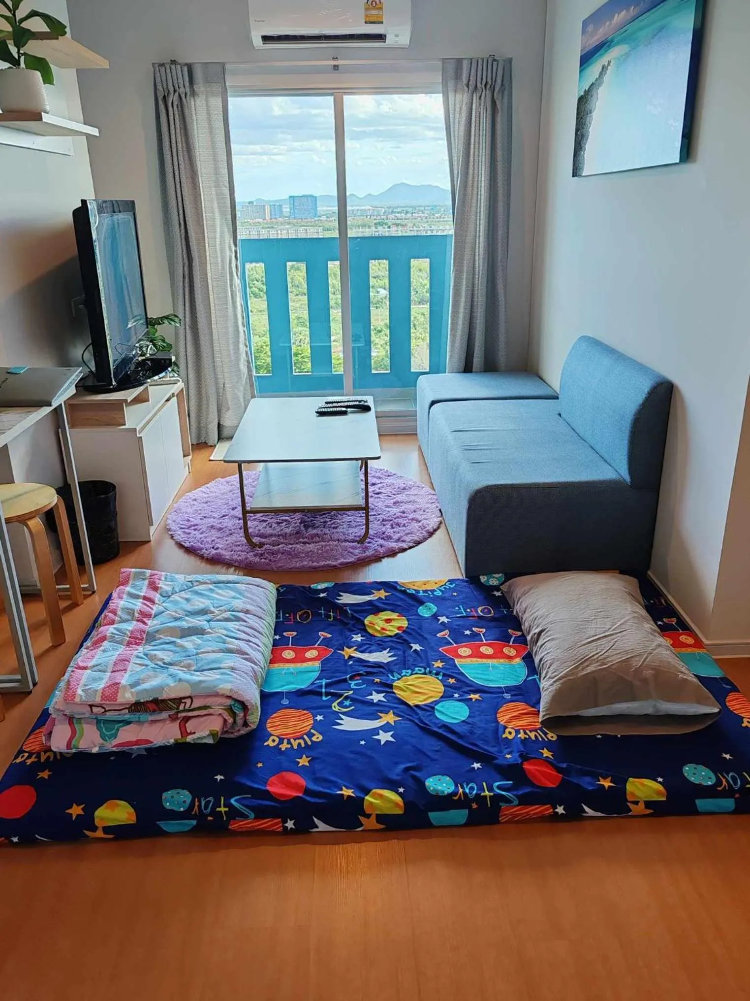 Communal lounge/ TV room, Bed in Lumpini Seaview Cha-am Sabai Sabai