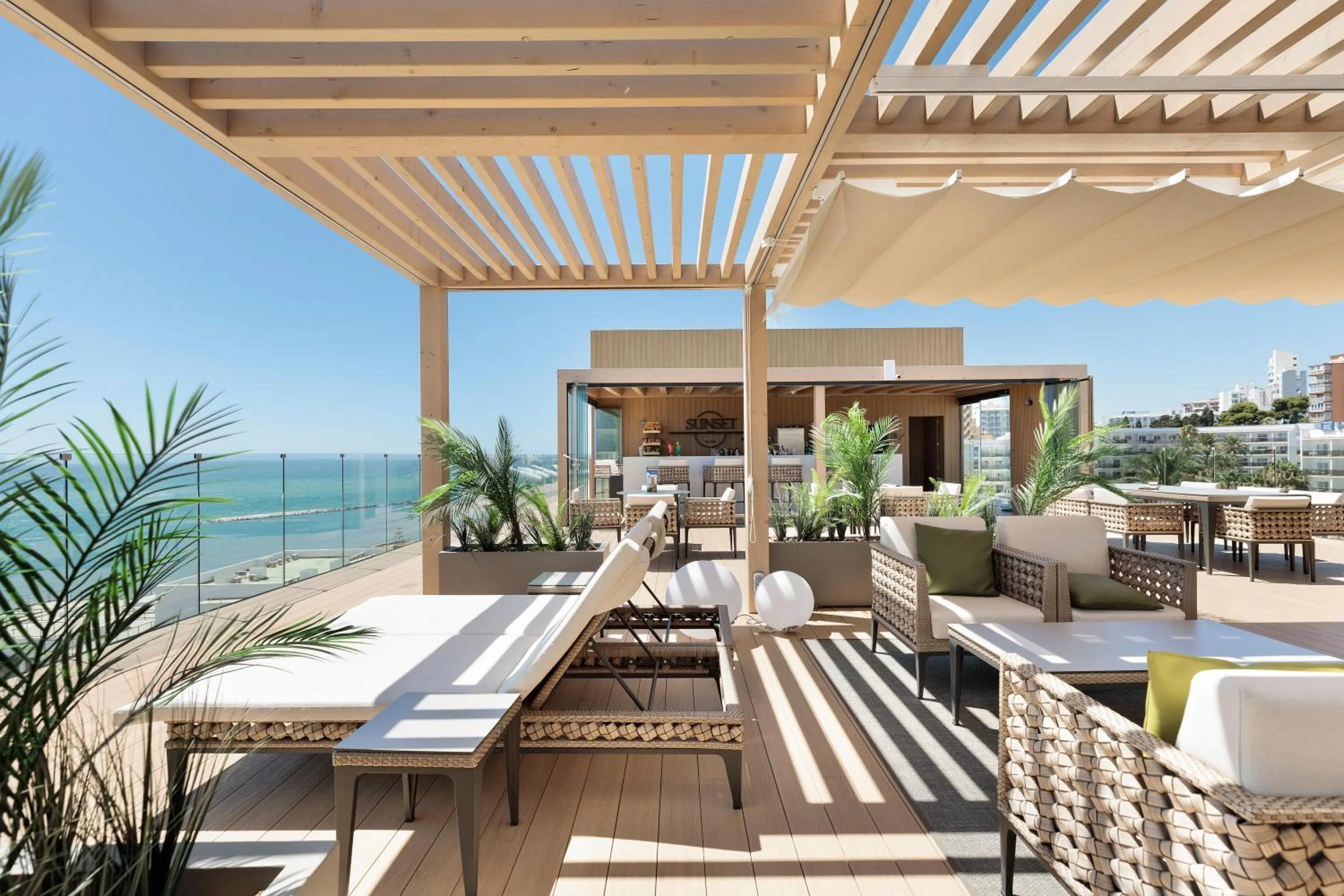 Lounge or bar in Hotel Best Triton