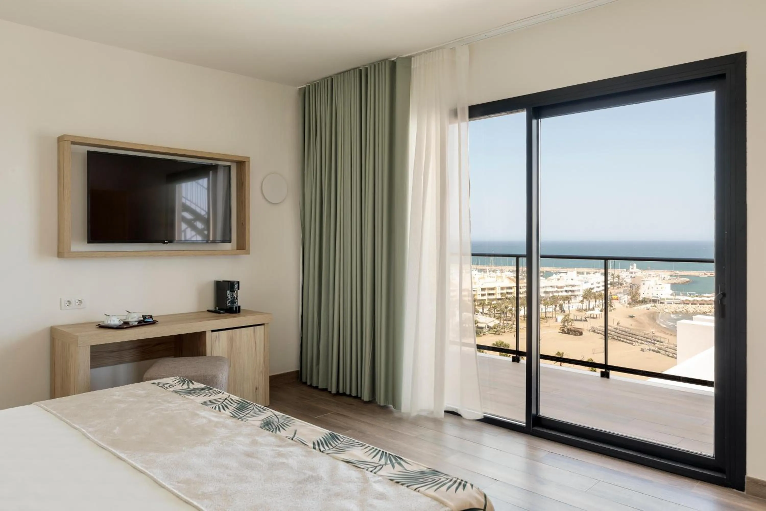 Photo of the whole room, Bed in Hotel Best Triton