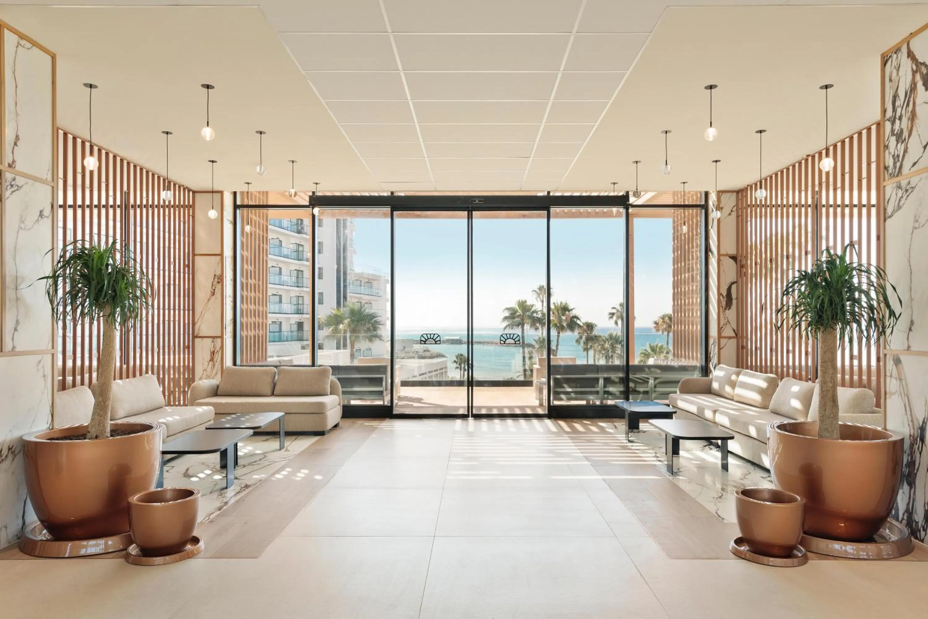 Lobby or reception in Hotel Best Triton