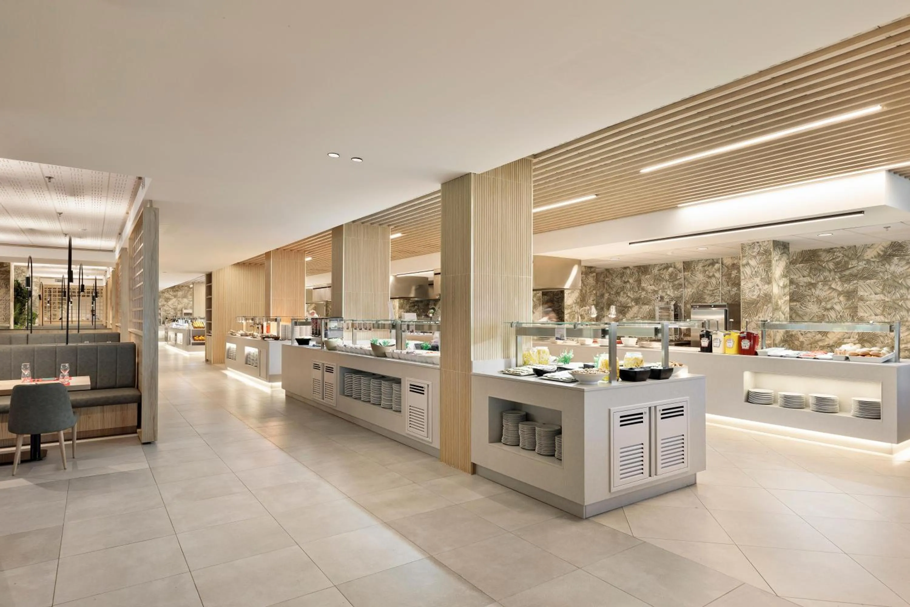 Restaurant/places to eat in Hotel Best Triton