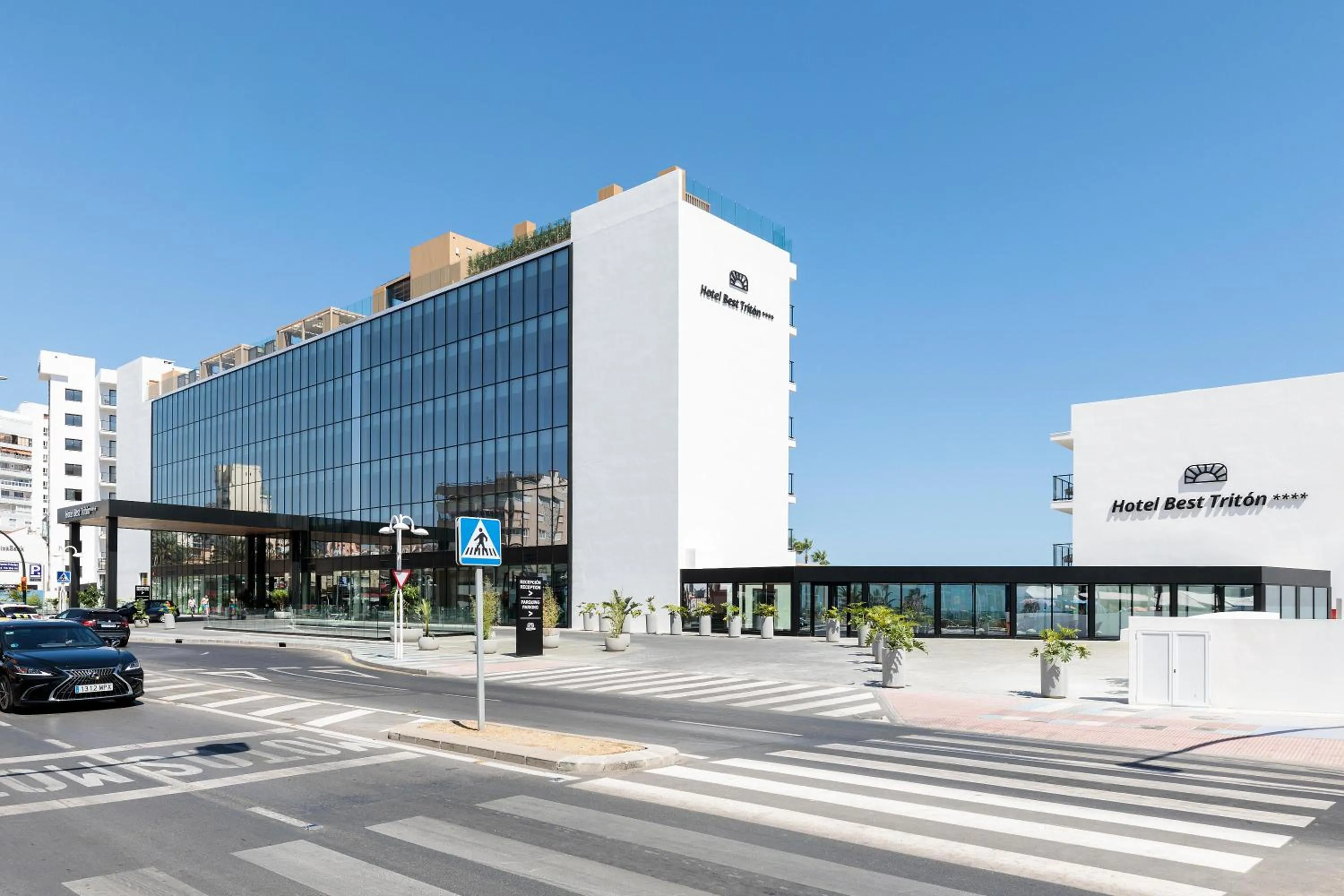 Property building in Hotel Best Triton