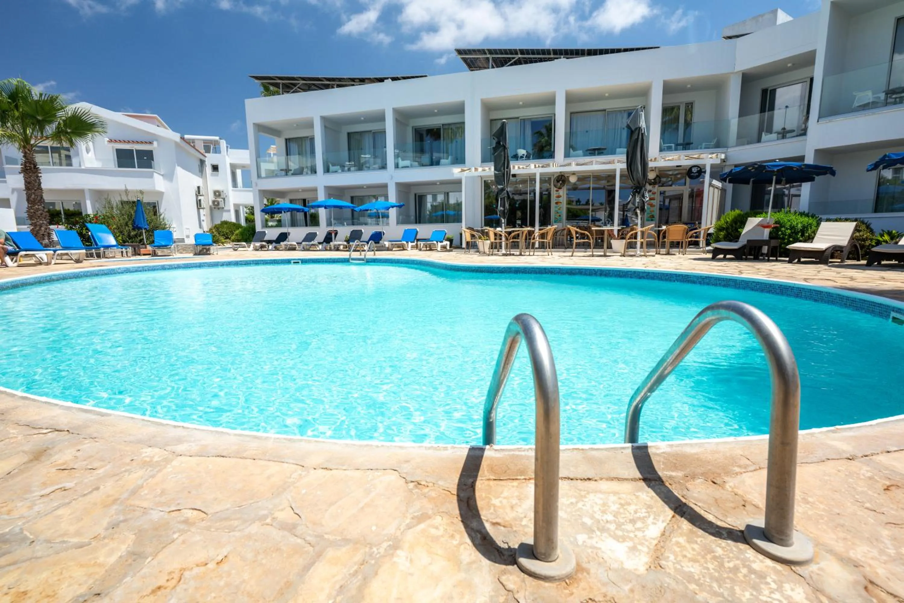 Swimming pool in Bellini Hotel