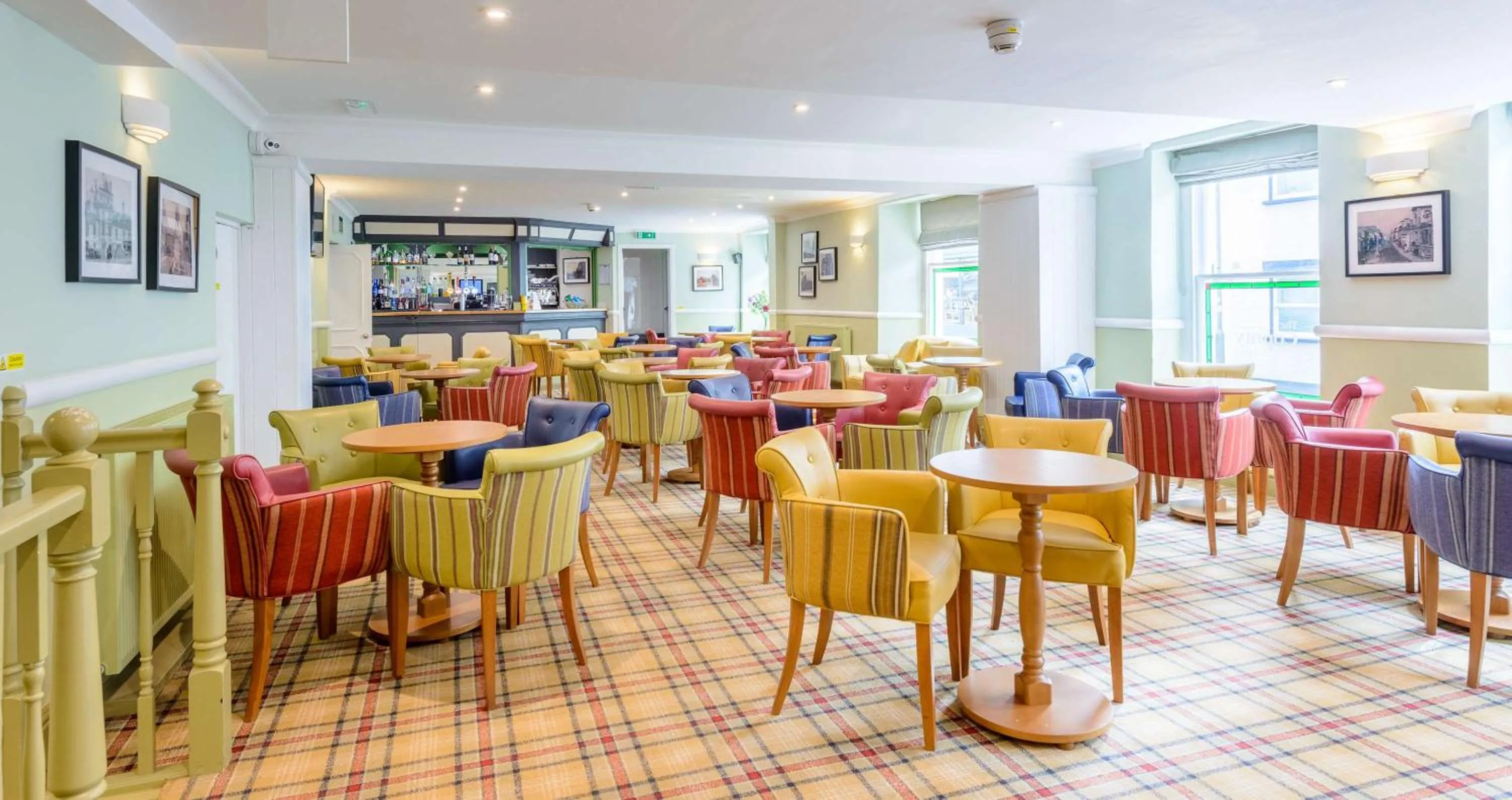 Restaurant/places to eat in County Hotel