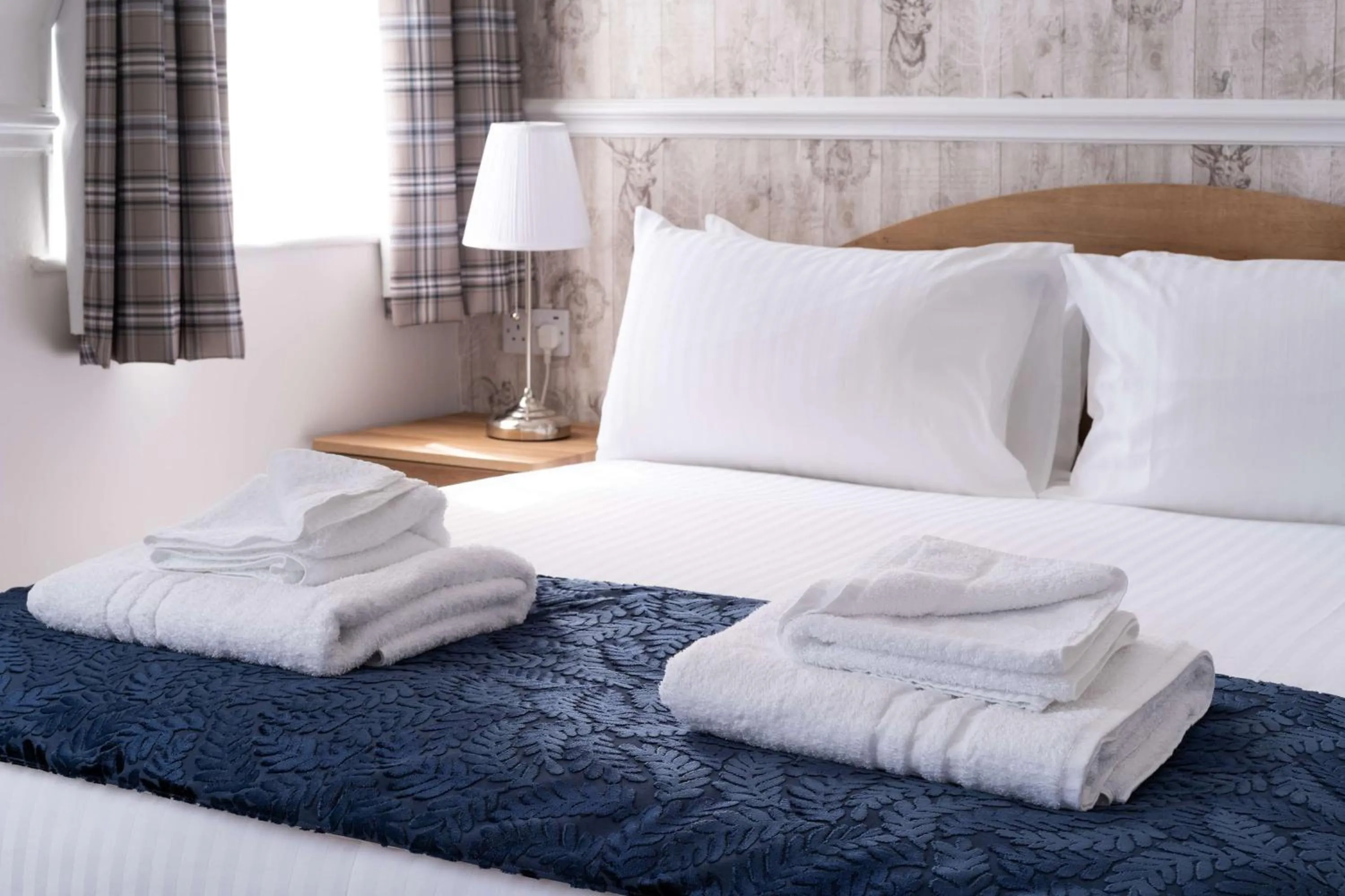 Bedroom, Bed in County Hotel