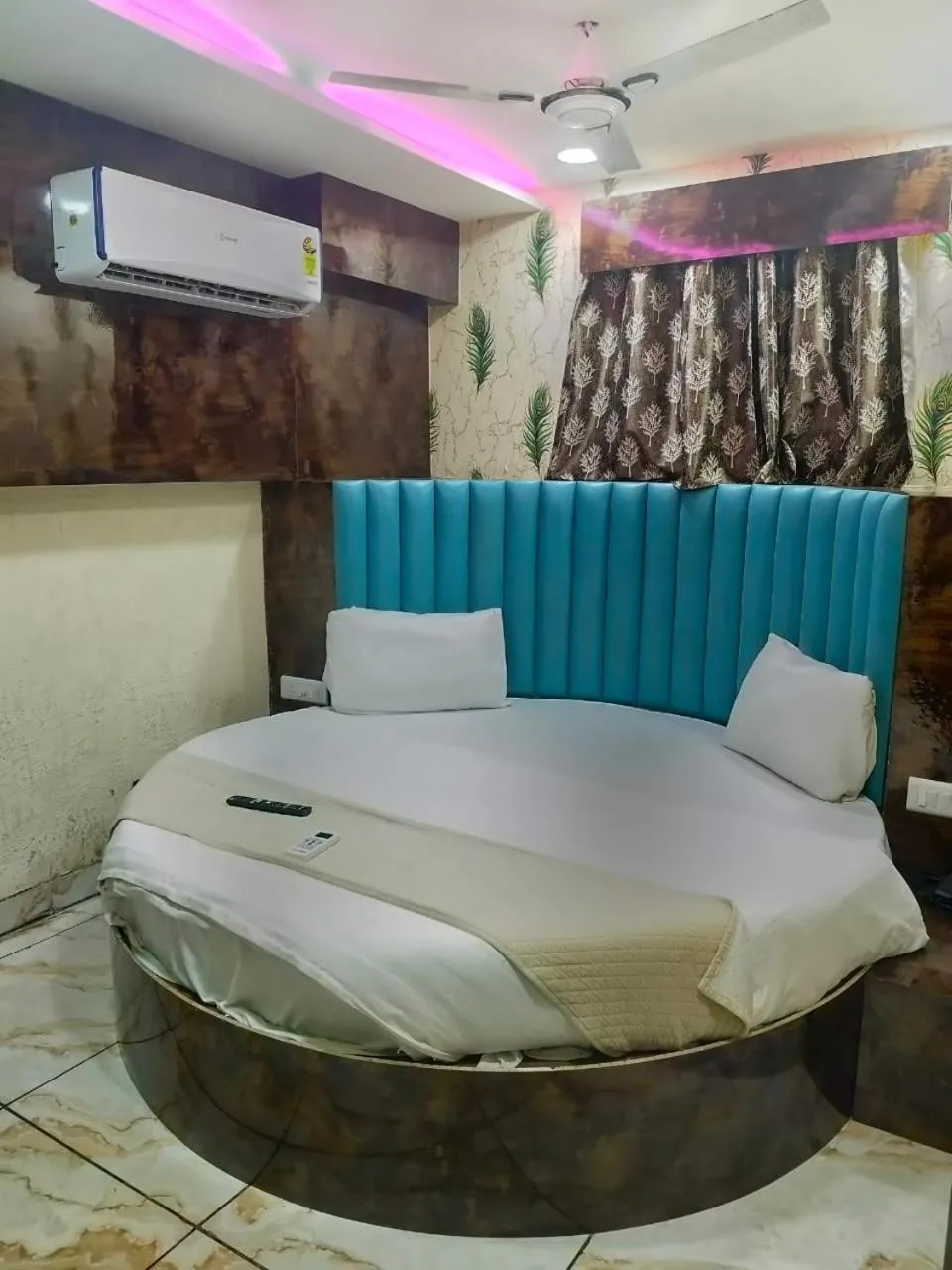 Bed in Hotel Raj Palace