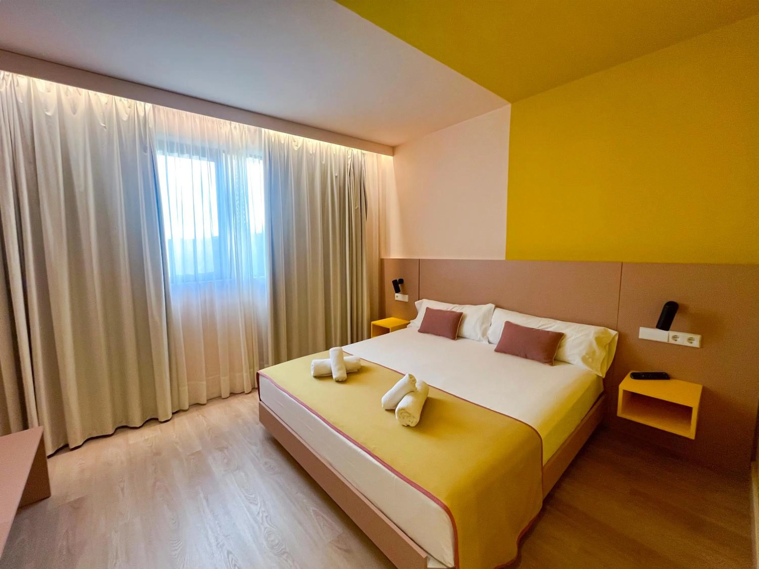 Bed in La marina sunset 3000