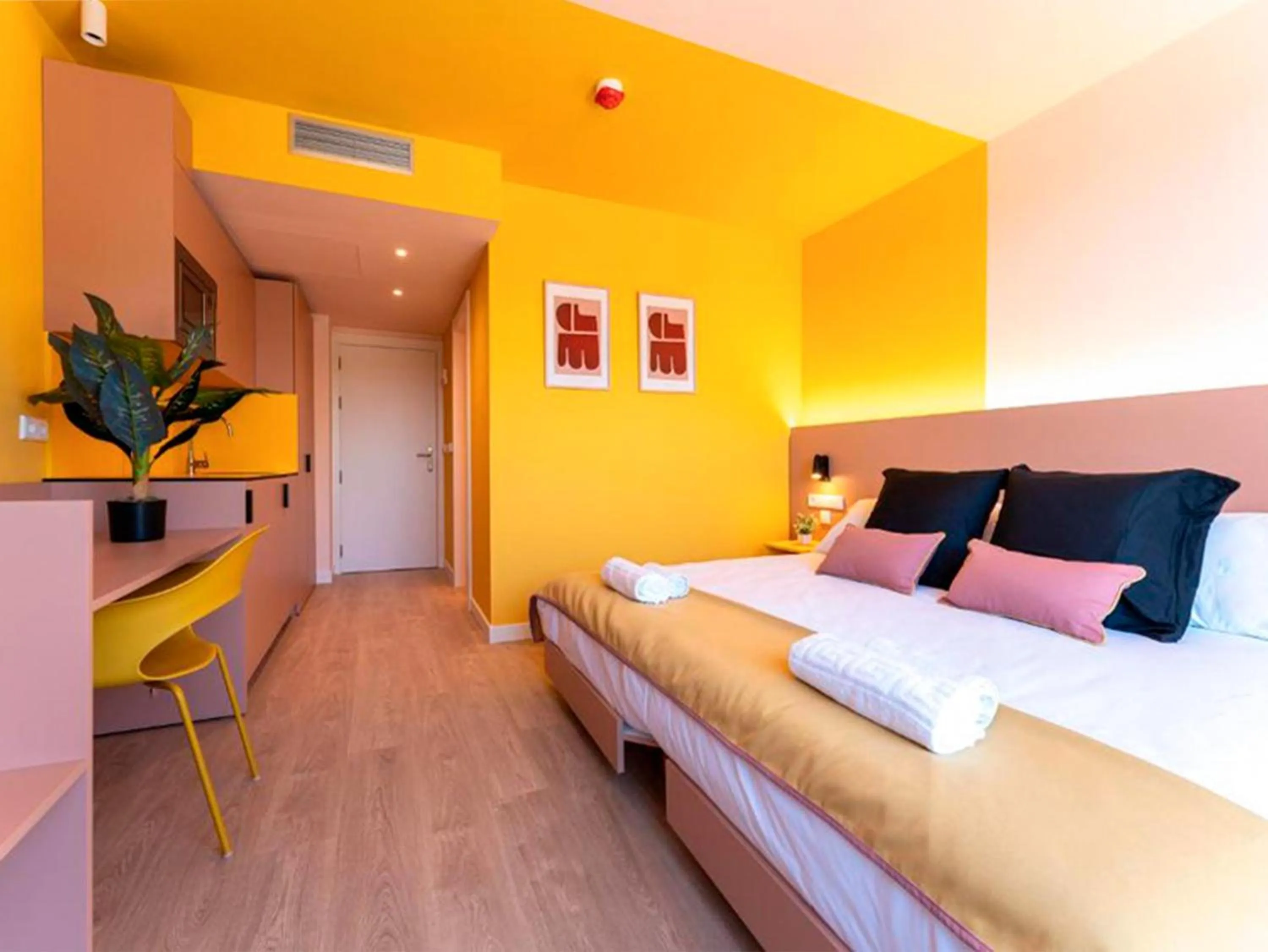 Bed in La marina sunset 3000