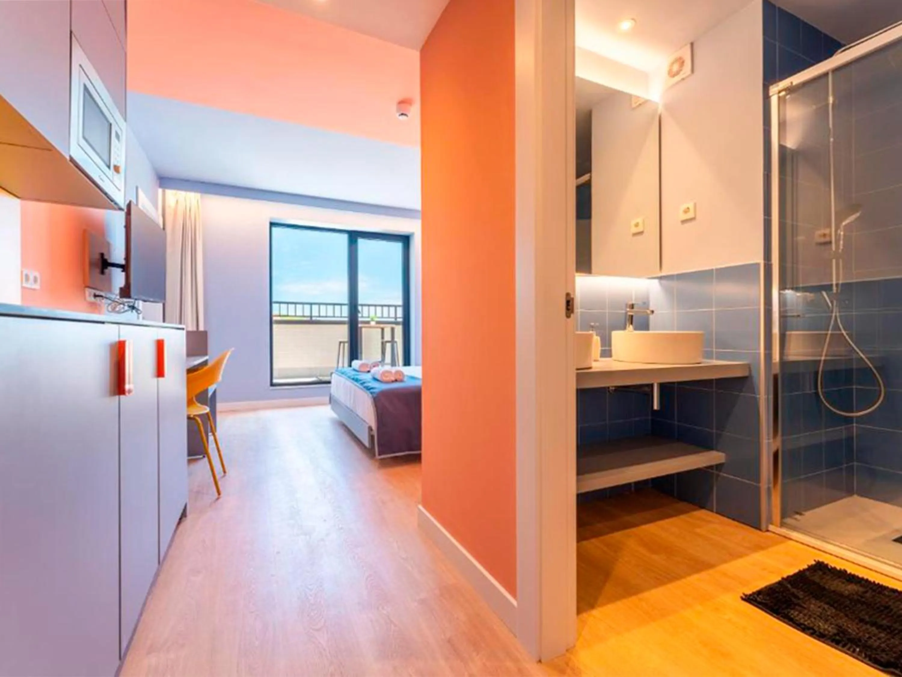 Shower in La marina sunset 3000