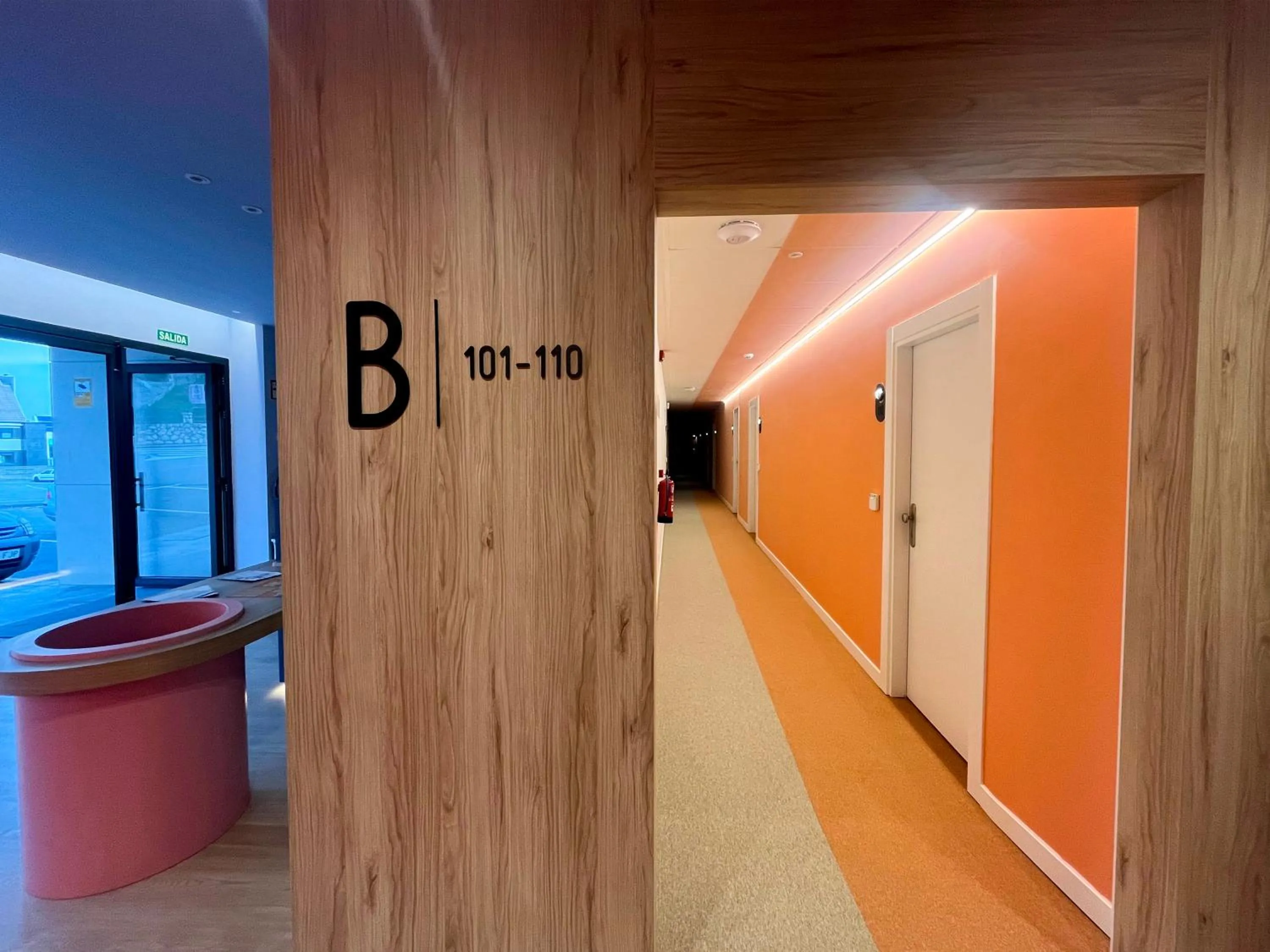 Decorative detail in La marina sunset 3000