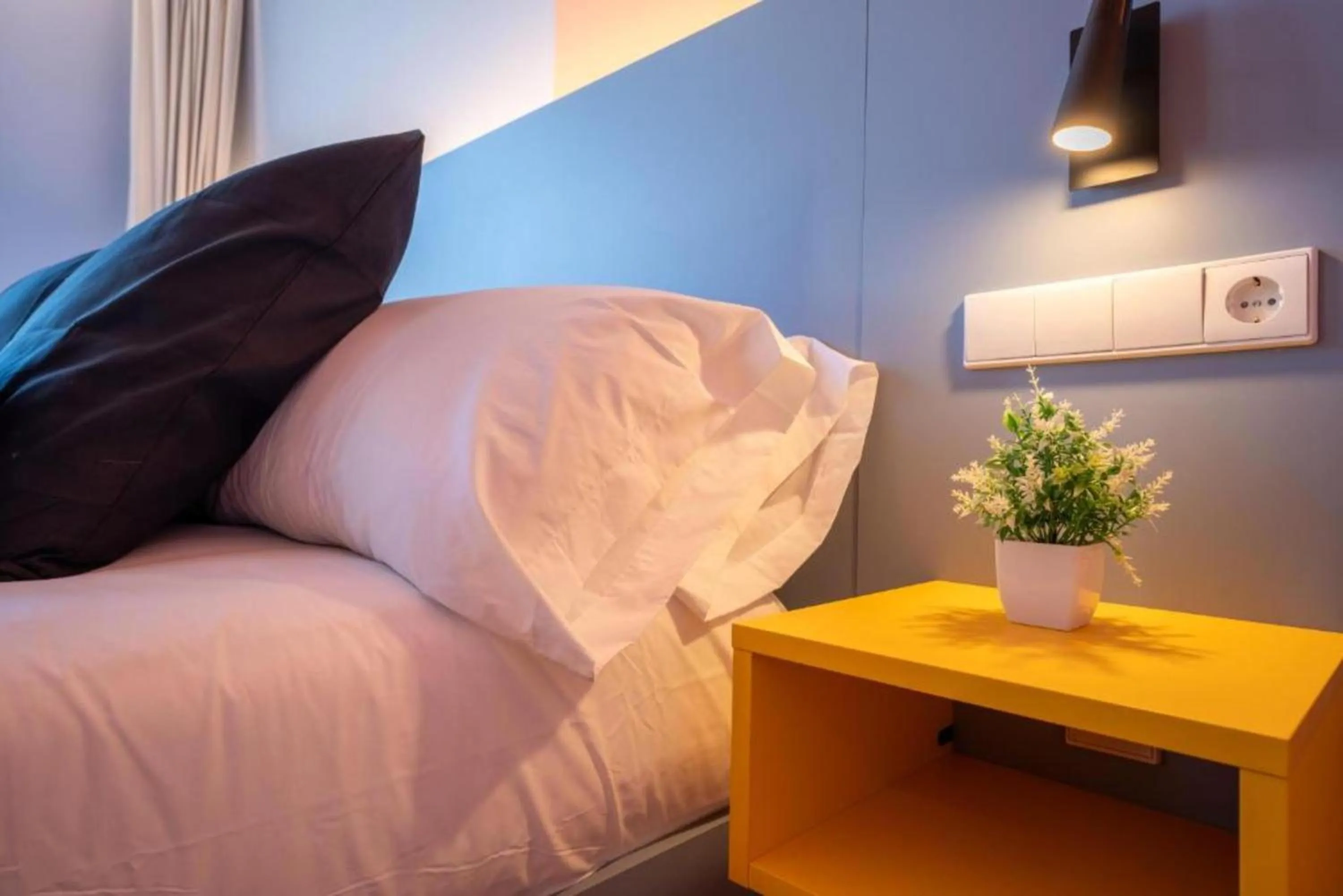 Bed in La marina sunset 3000