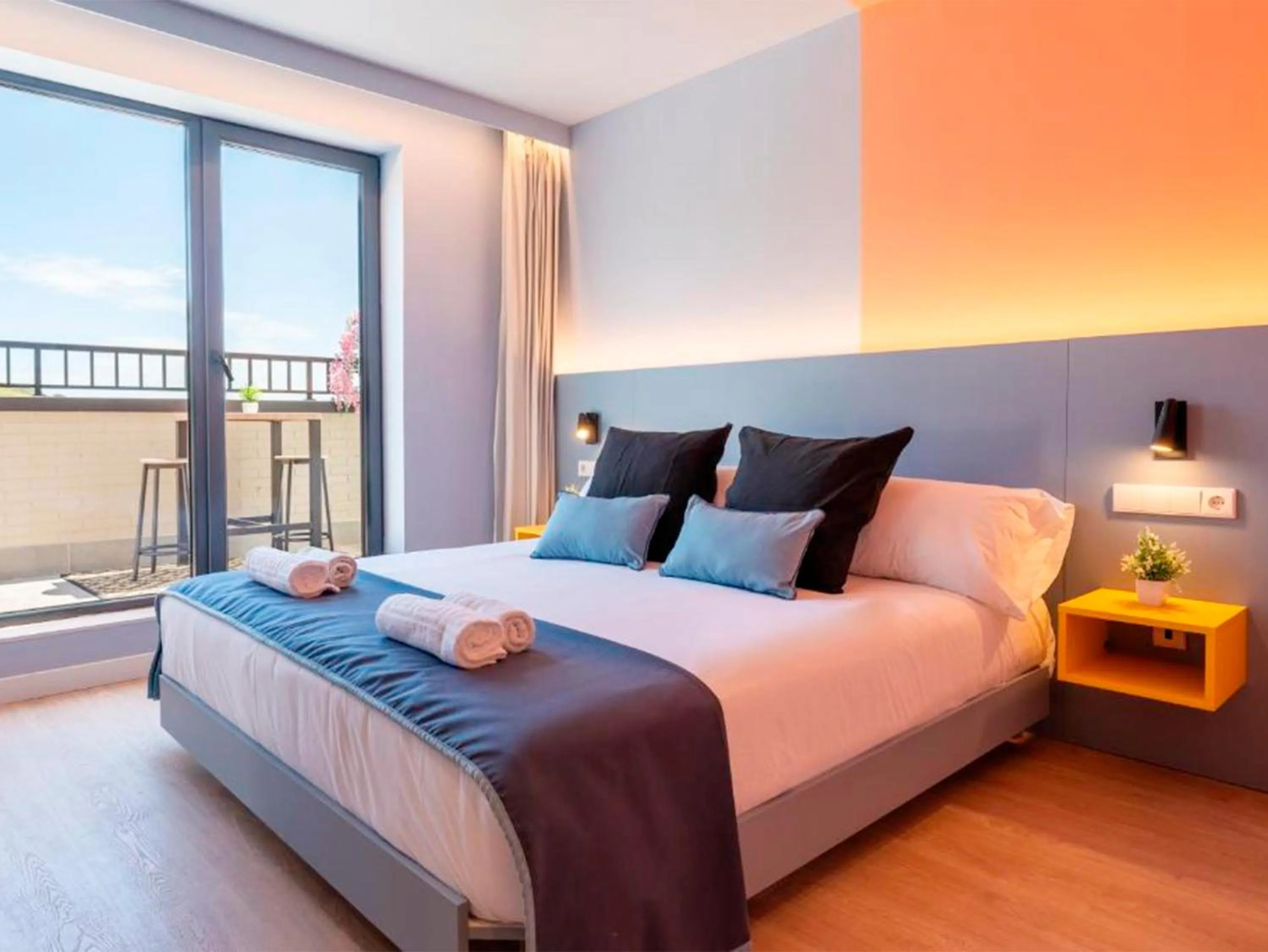 Bed in La marina sunset 3000