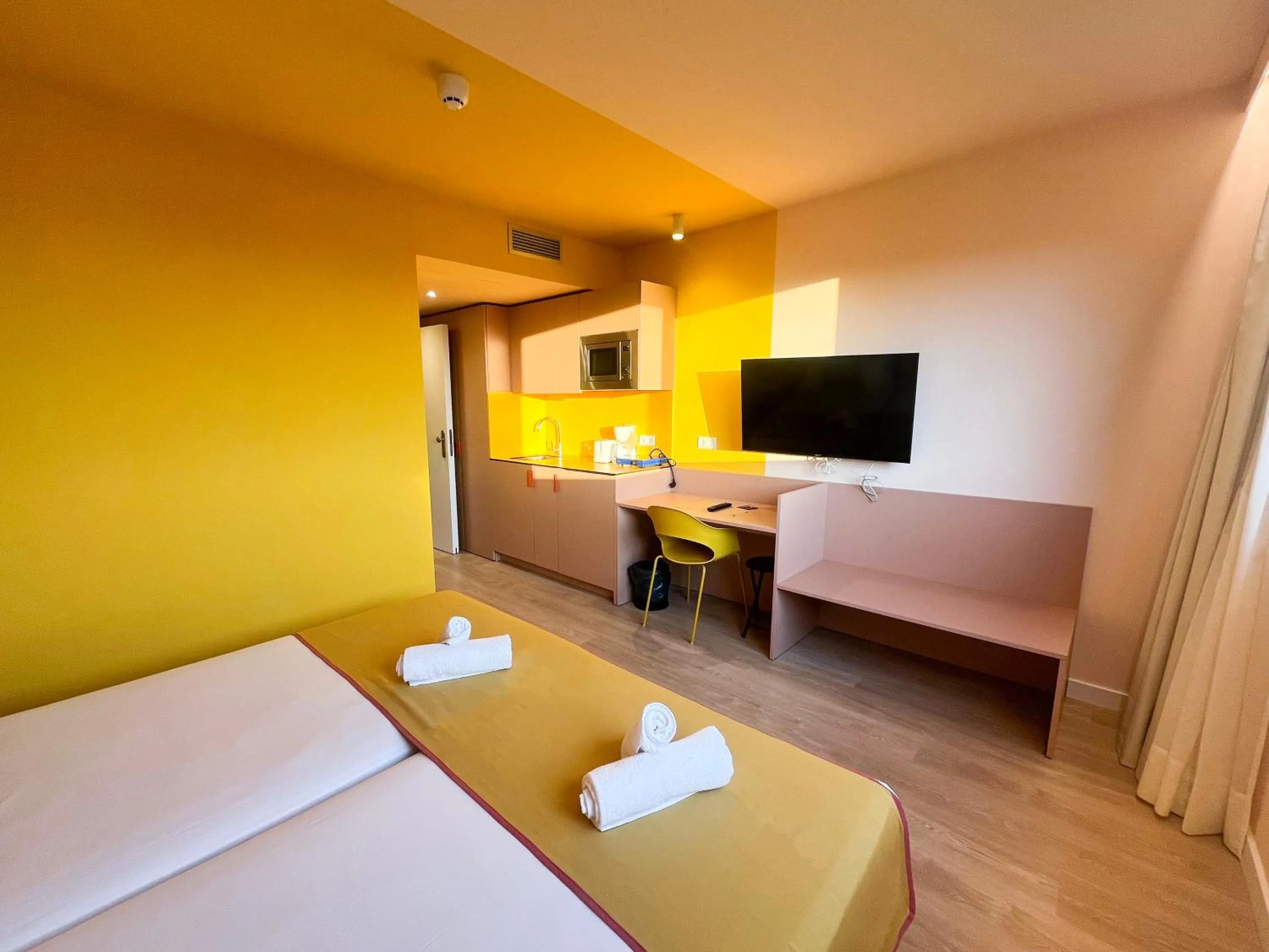 Bed in La marina sunset 3000