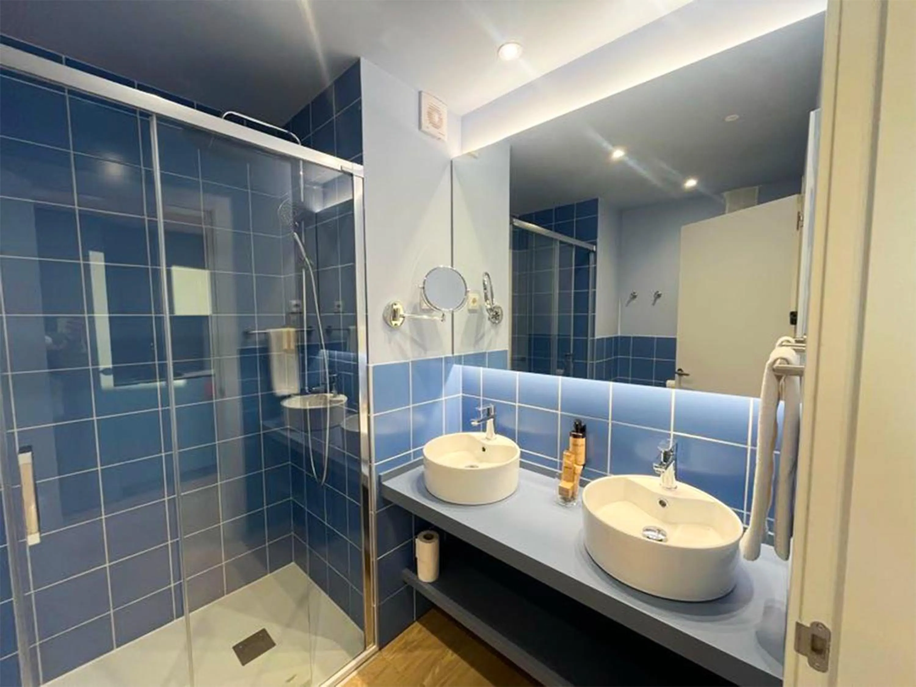 Shower in La marina sunset 3000